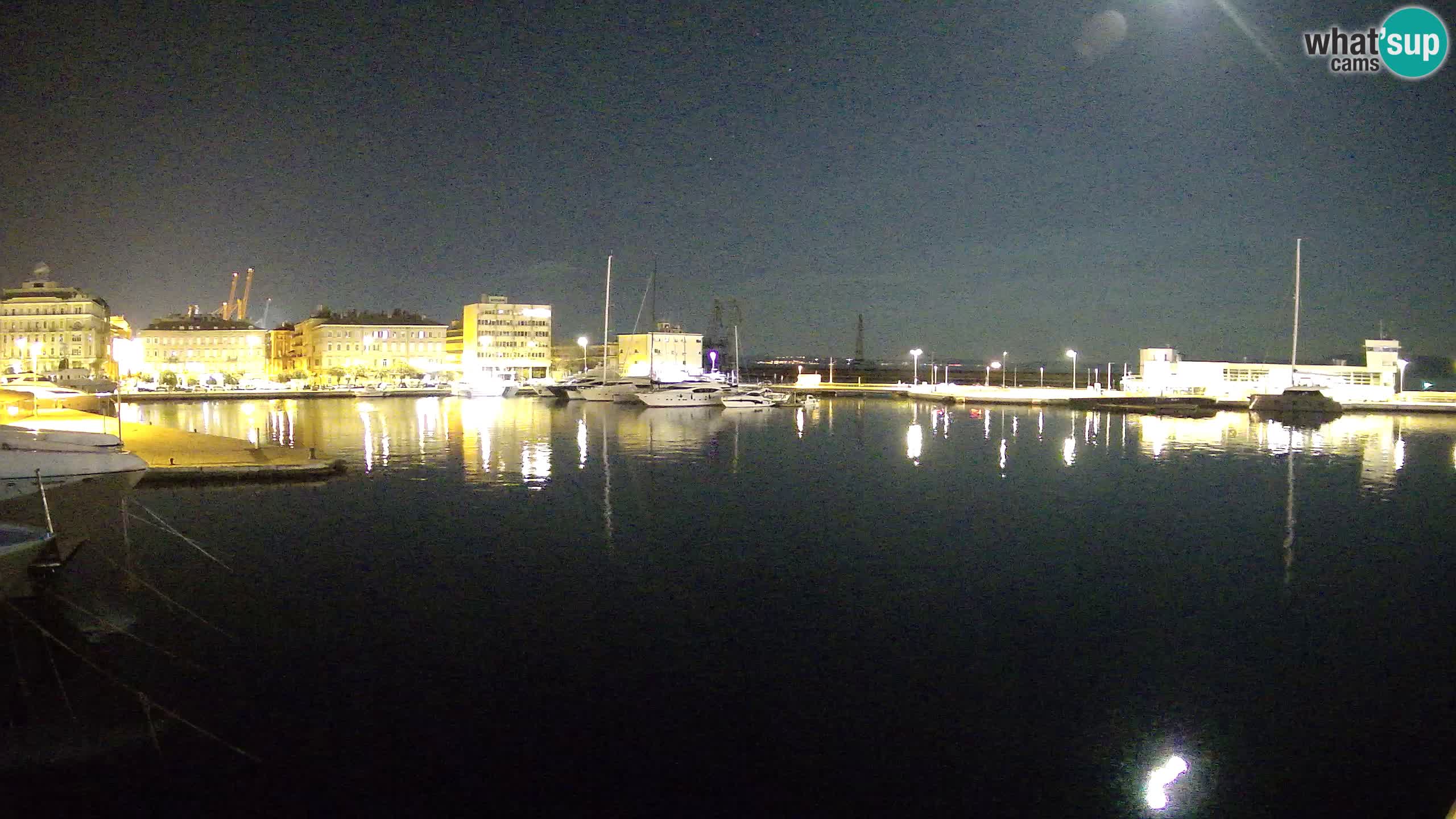 Reka – Botel Marina spletna kamera