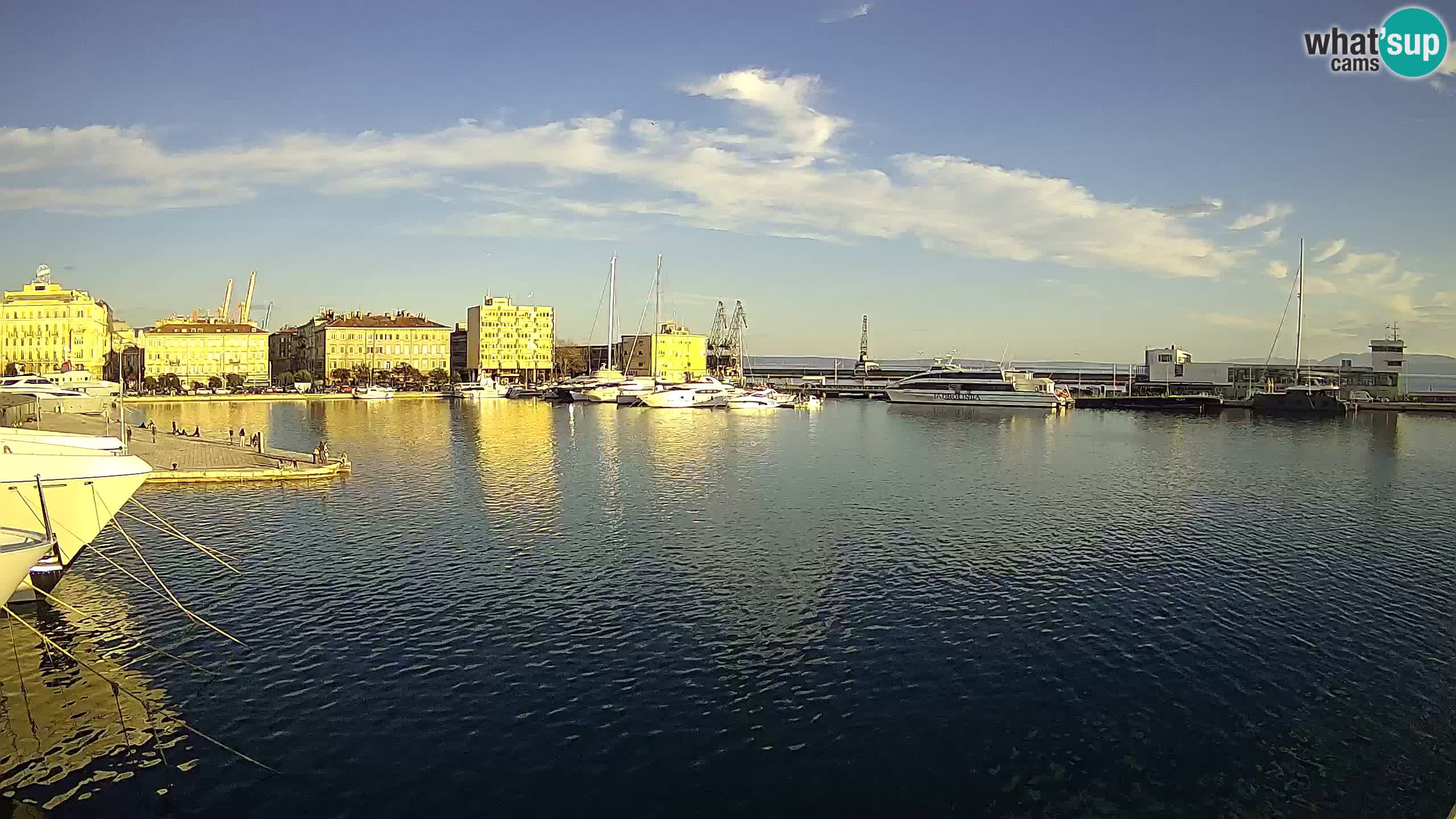 Reka – Botel Marina spletna kamera