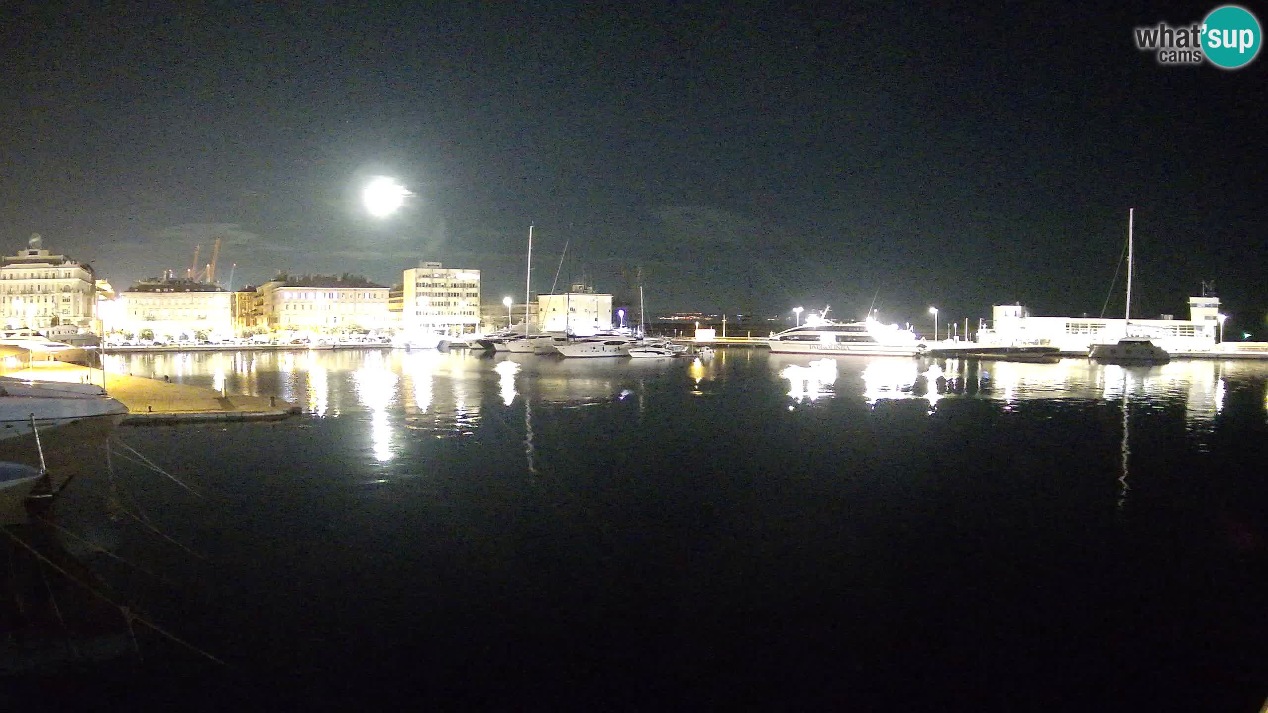 Reka – Botel Marina spletna kamera