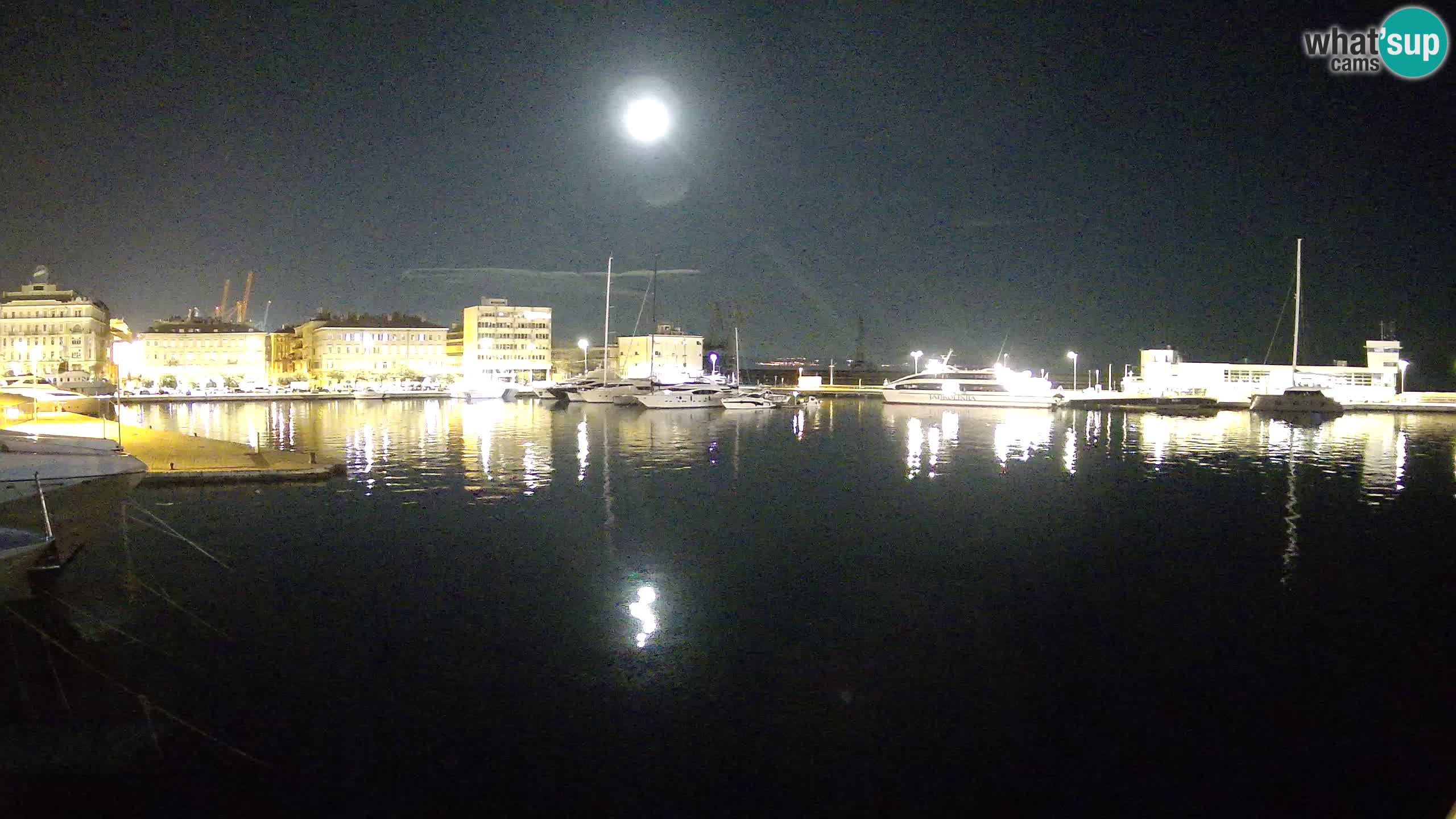 Reka – Botel Marina spletna kamera