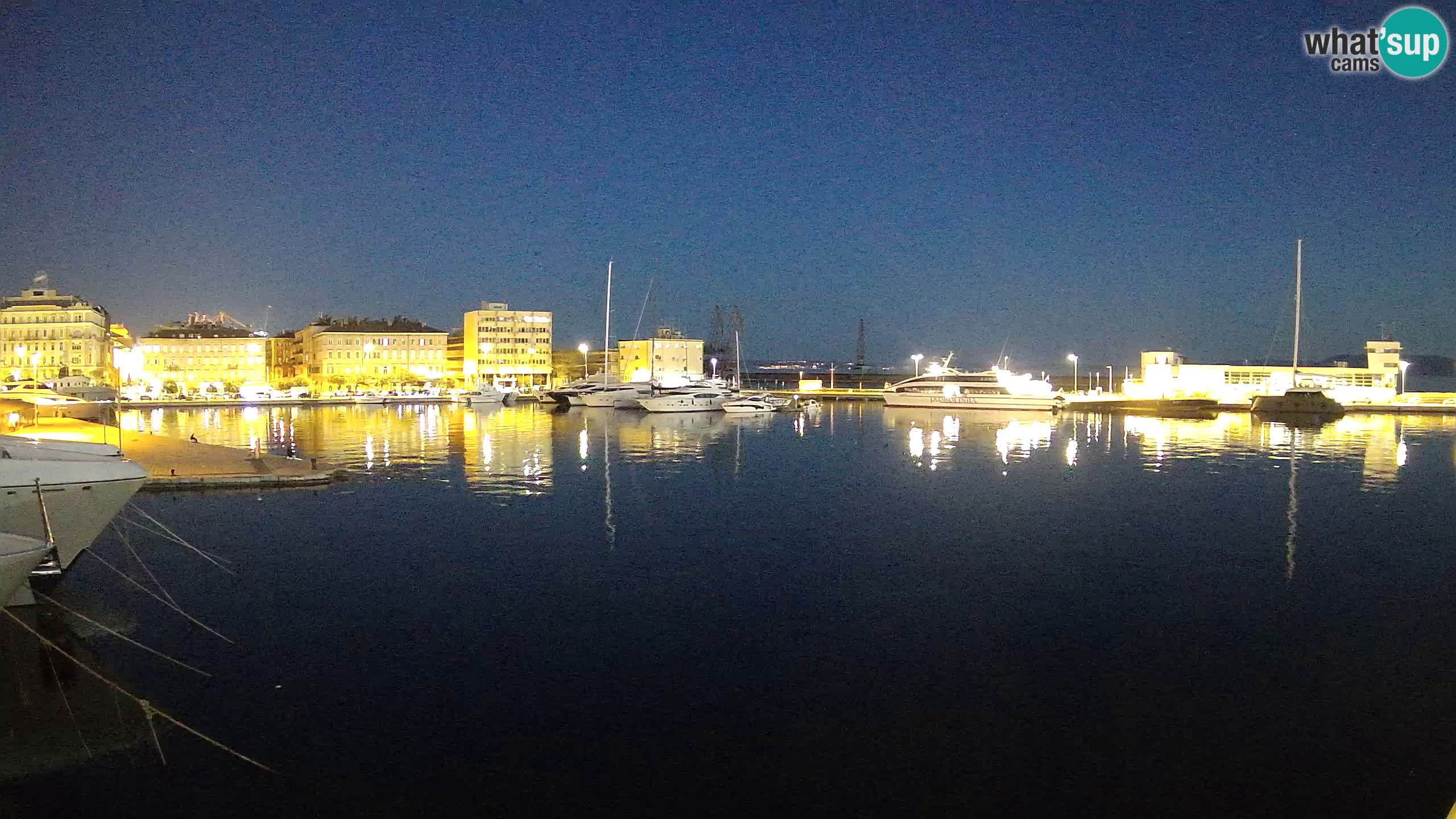 Reka – Botel Marina spletna kamera