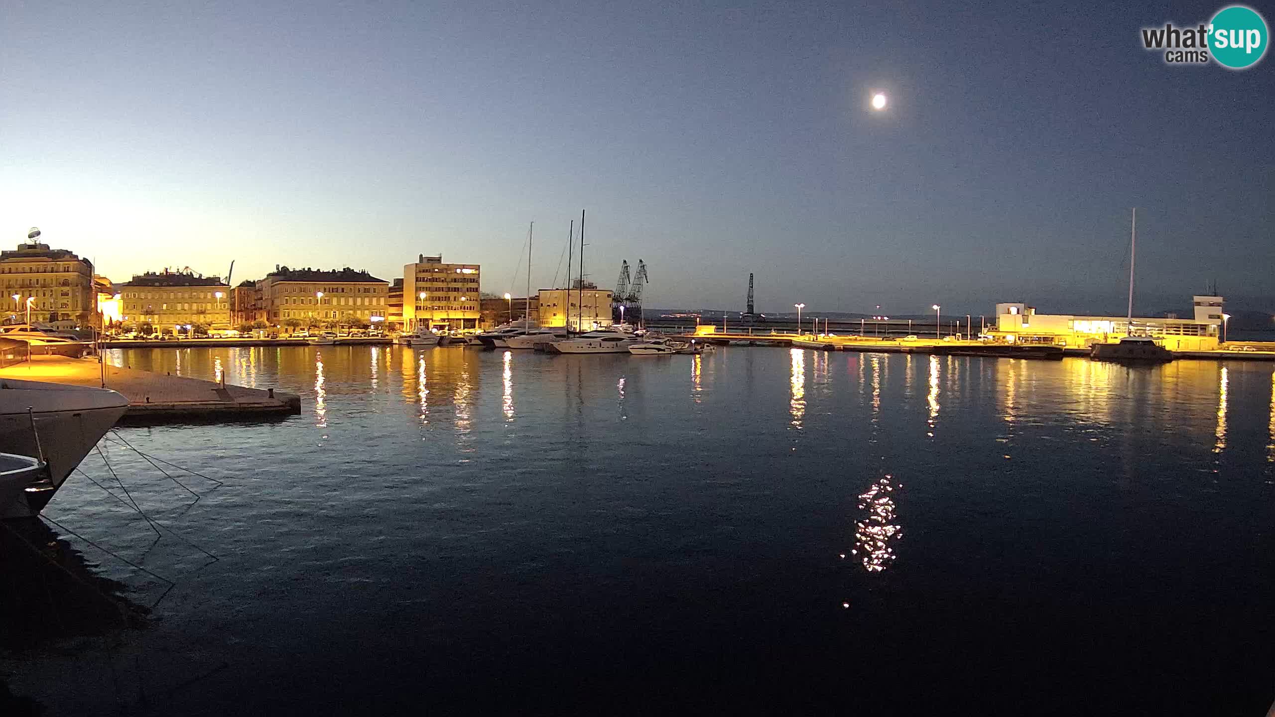 Reka – Botel Marina spletna kamera