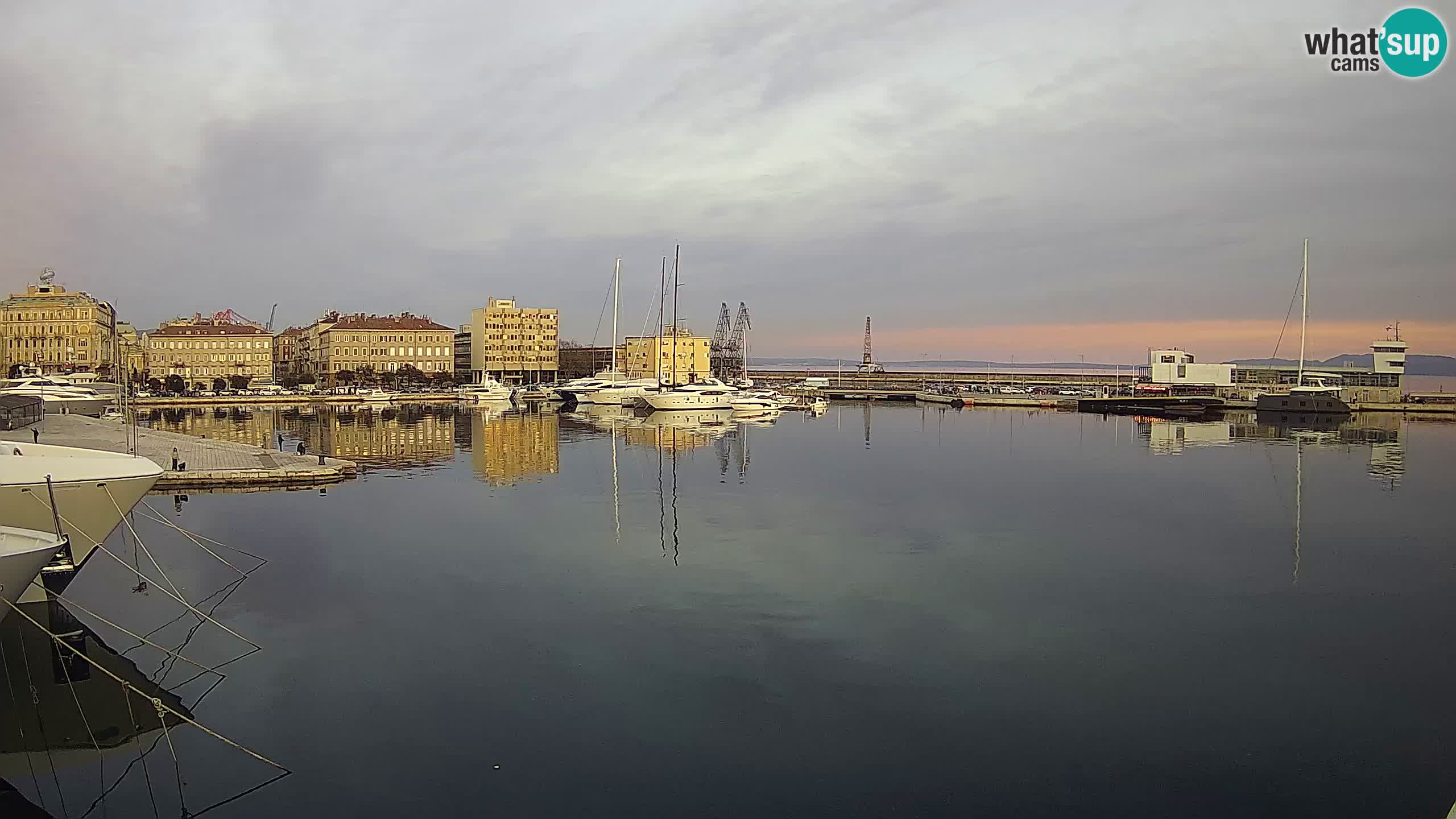 Reka – Botel Marina spletna kamera