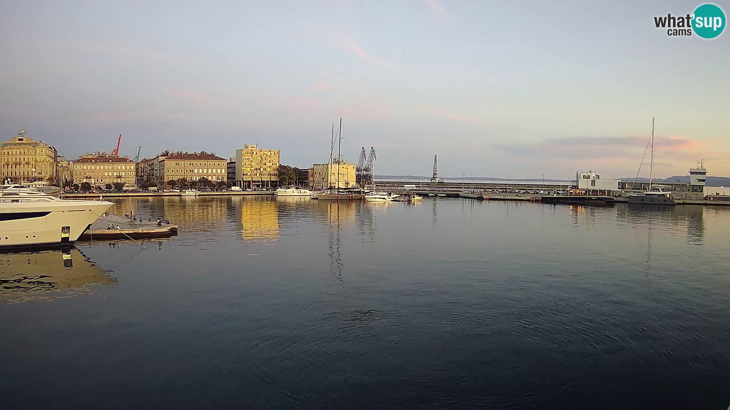 Reka – Botel Marina spletna kamera