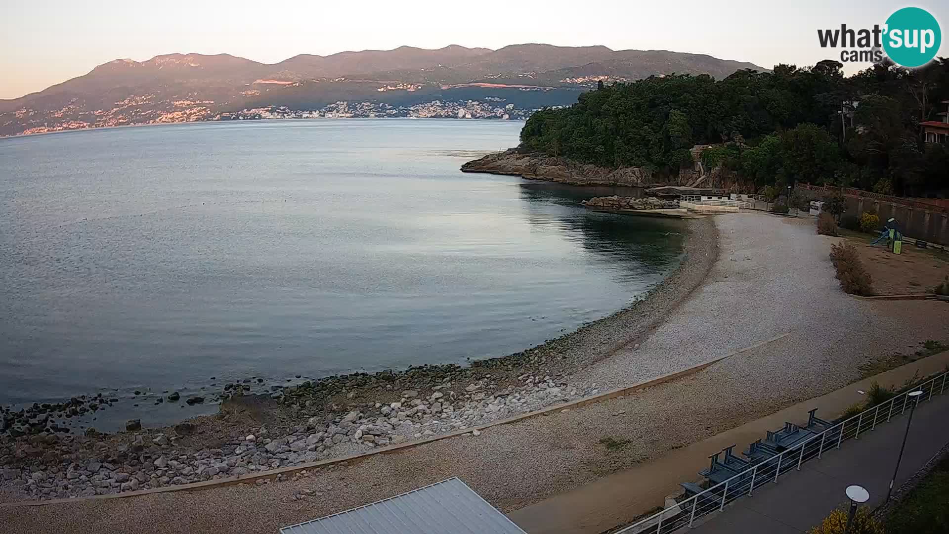 Reka Spletna kamera  plaža pri Bazenih Kantrida