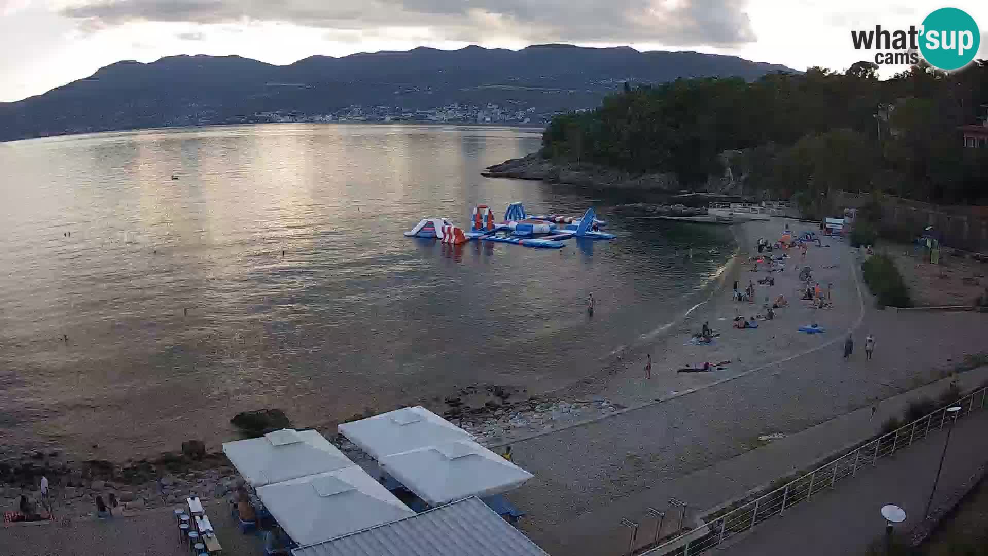 Reka Spletna kamera  plaža pri Bazenih Kantrida