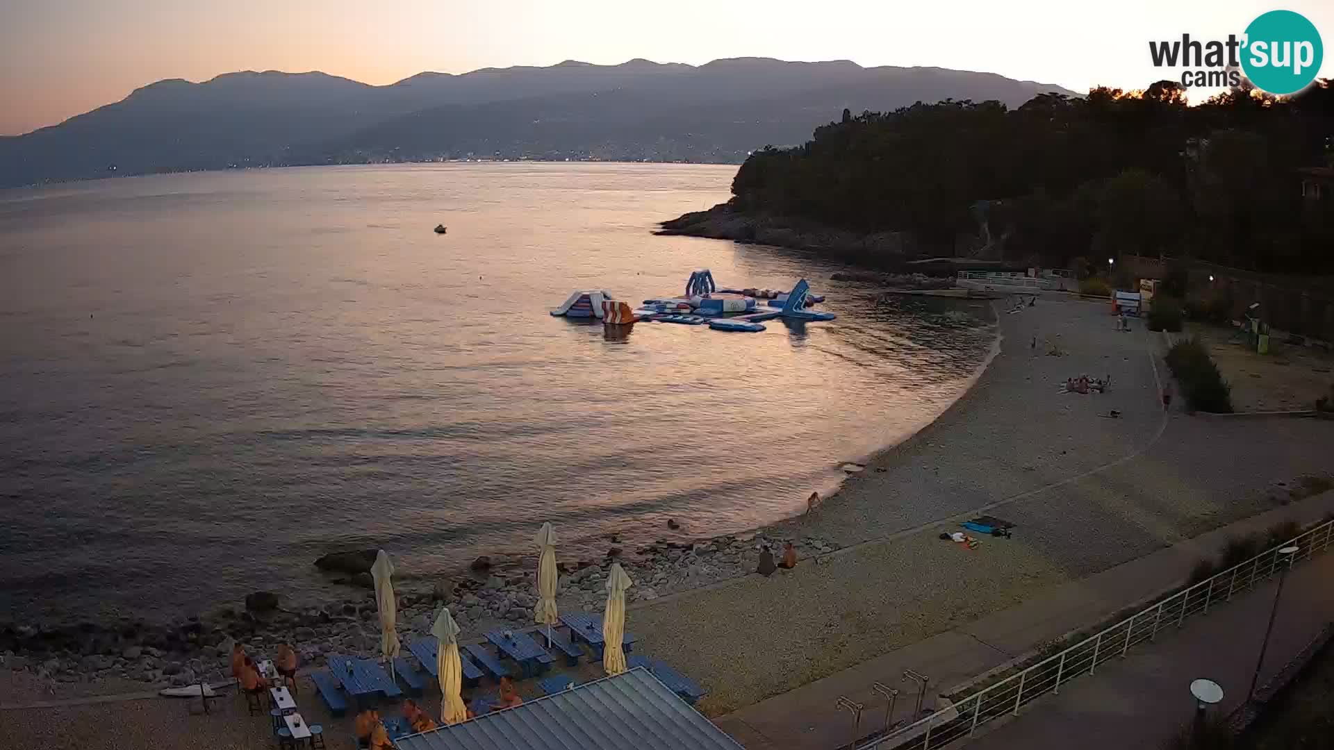 Reka Spletna kamera  plaža pri Bazenih Kantrida