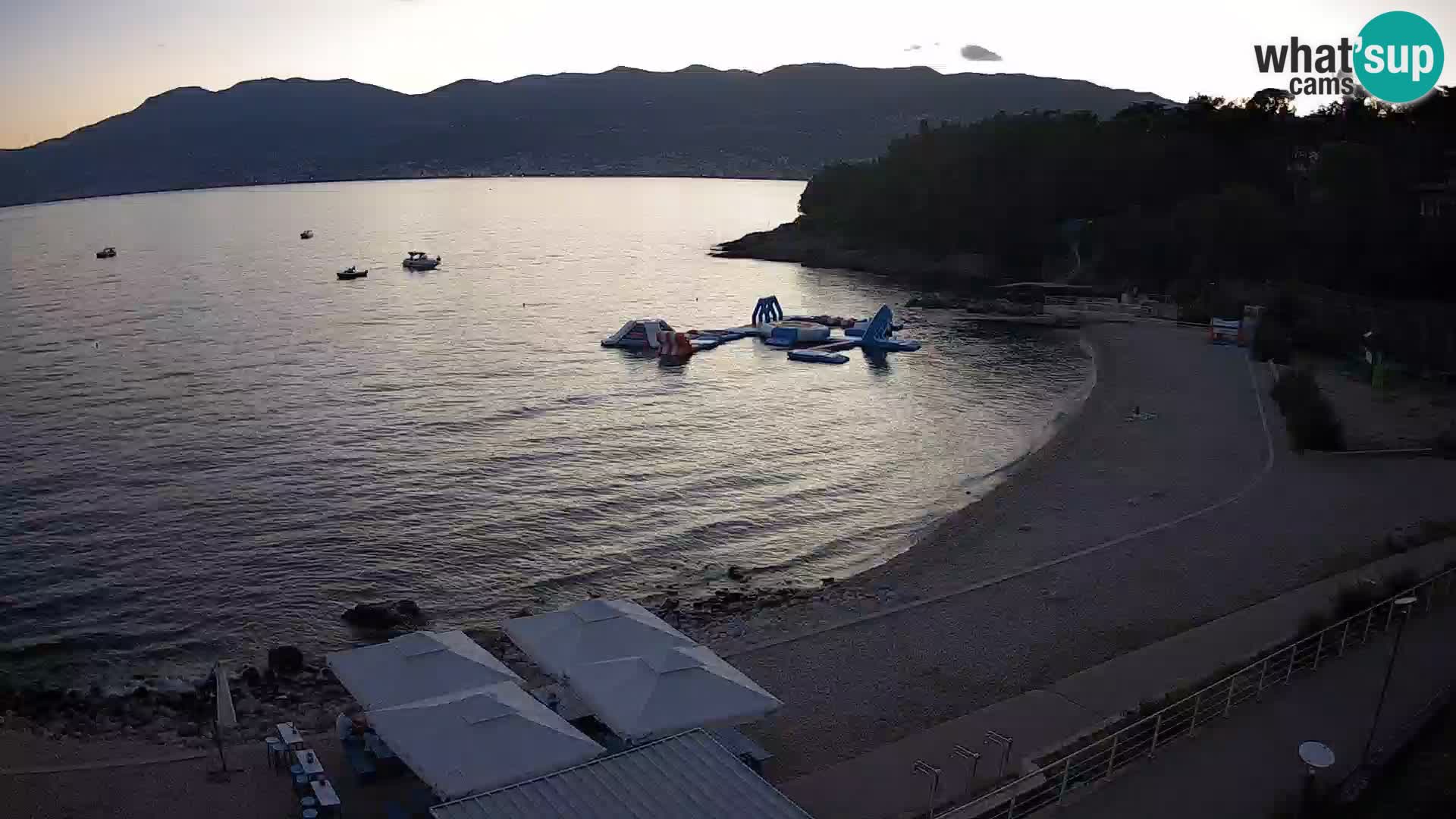 Reka Spletna kamera  plaža pri Bazenih Kantrida