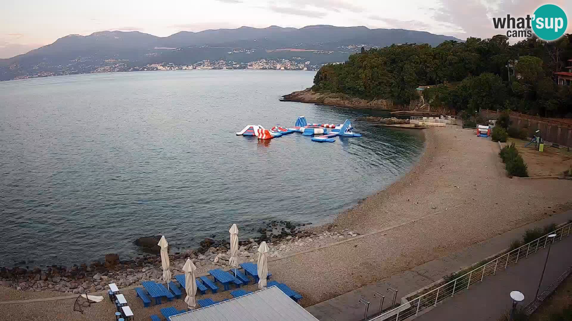 Reka Spletna kamera  plaža pri Bazenih Kantrida