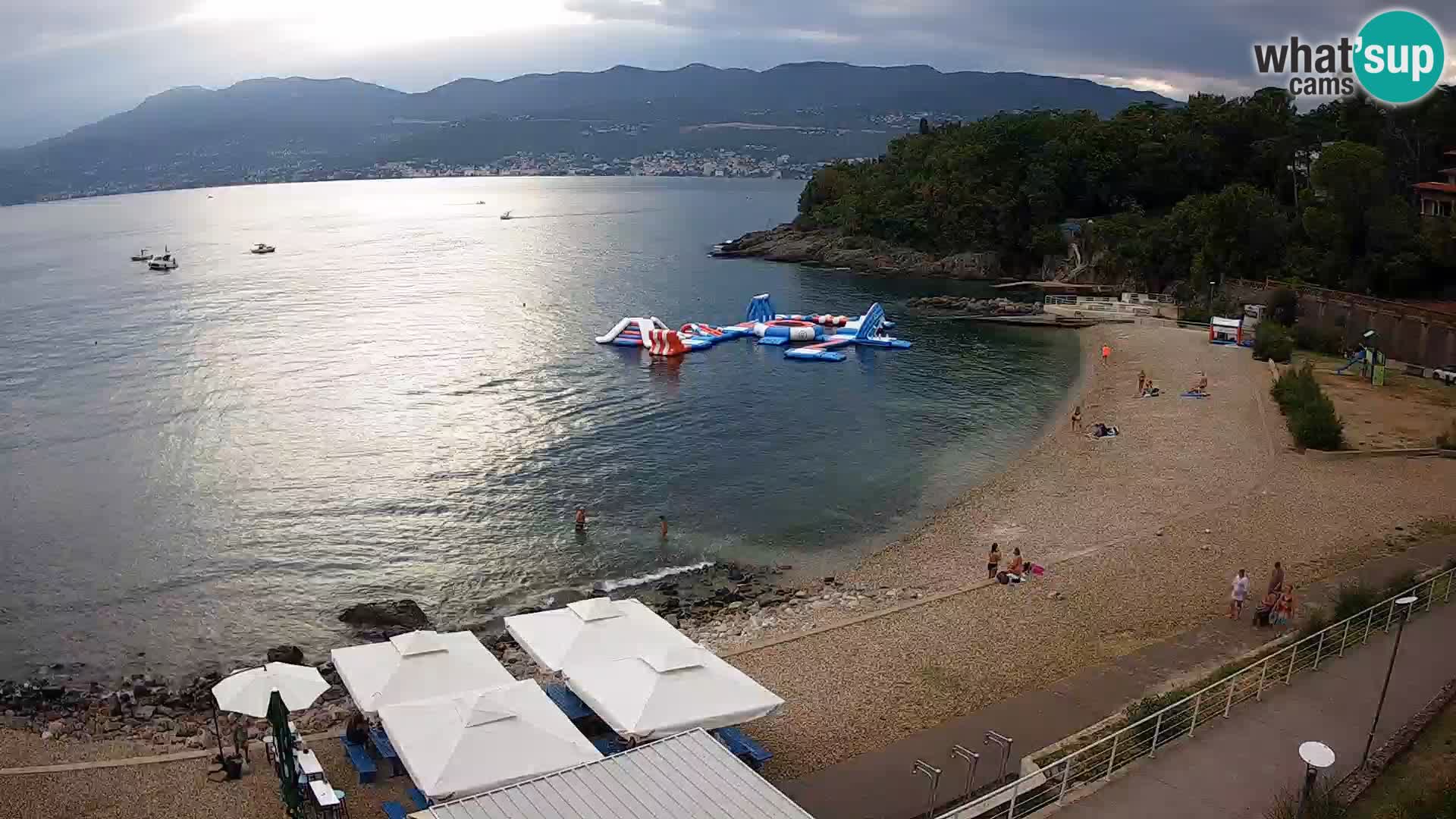 Reka Spletna kamera  plaža pri Bazenih Kantrida