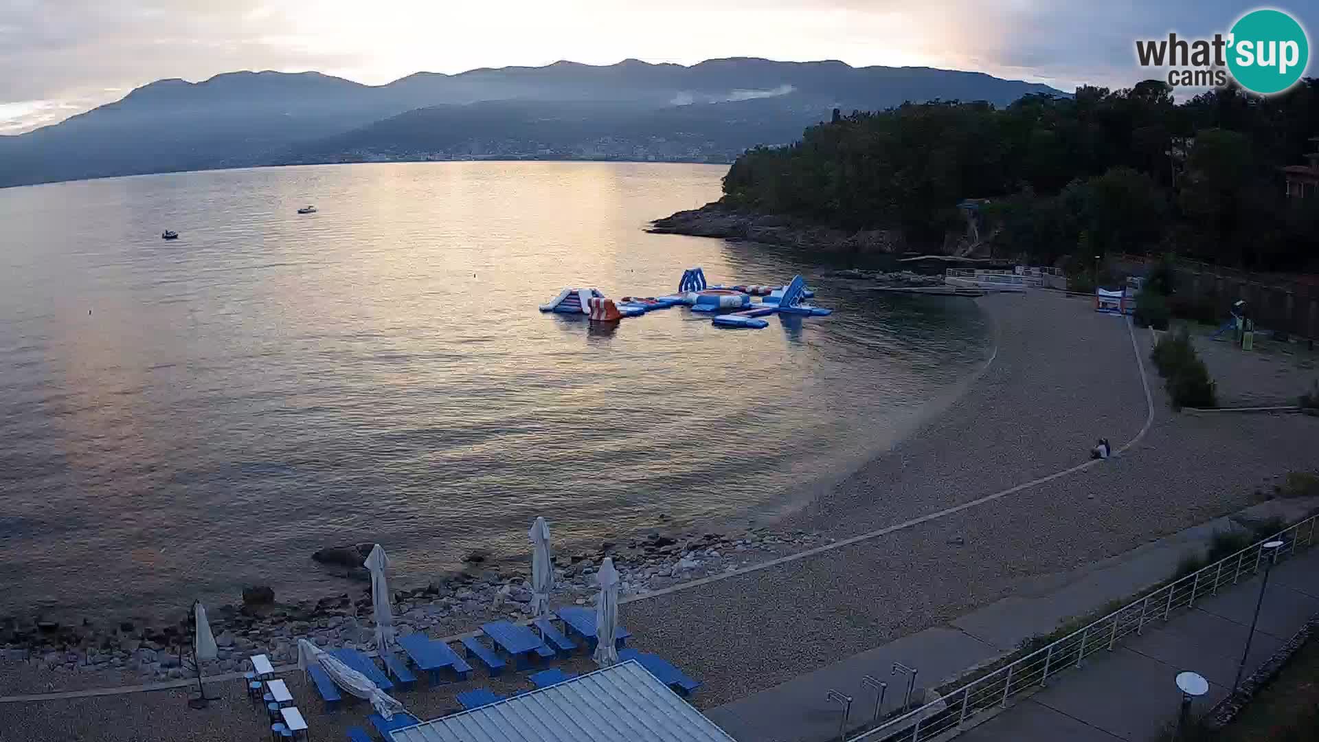 Reka Spletna kamera  plaža pri Bazenih Kantrida