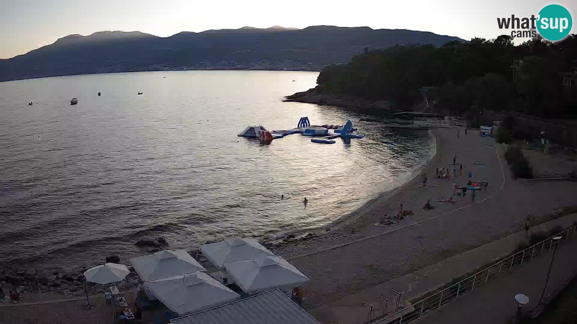 Reka Spletna kamera  plaža pri Bazenih Kantrida