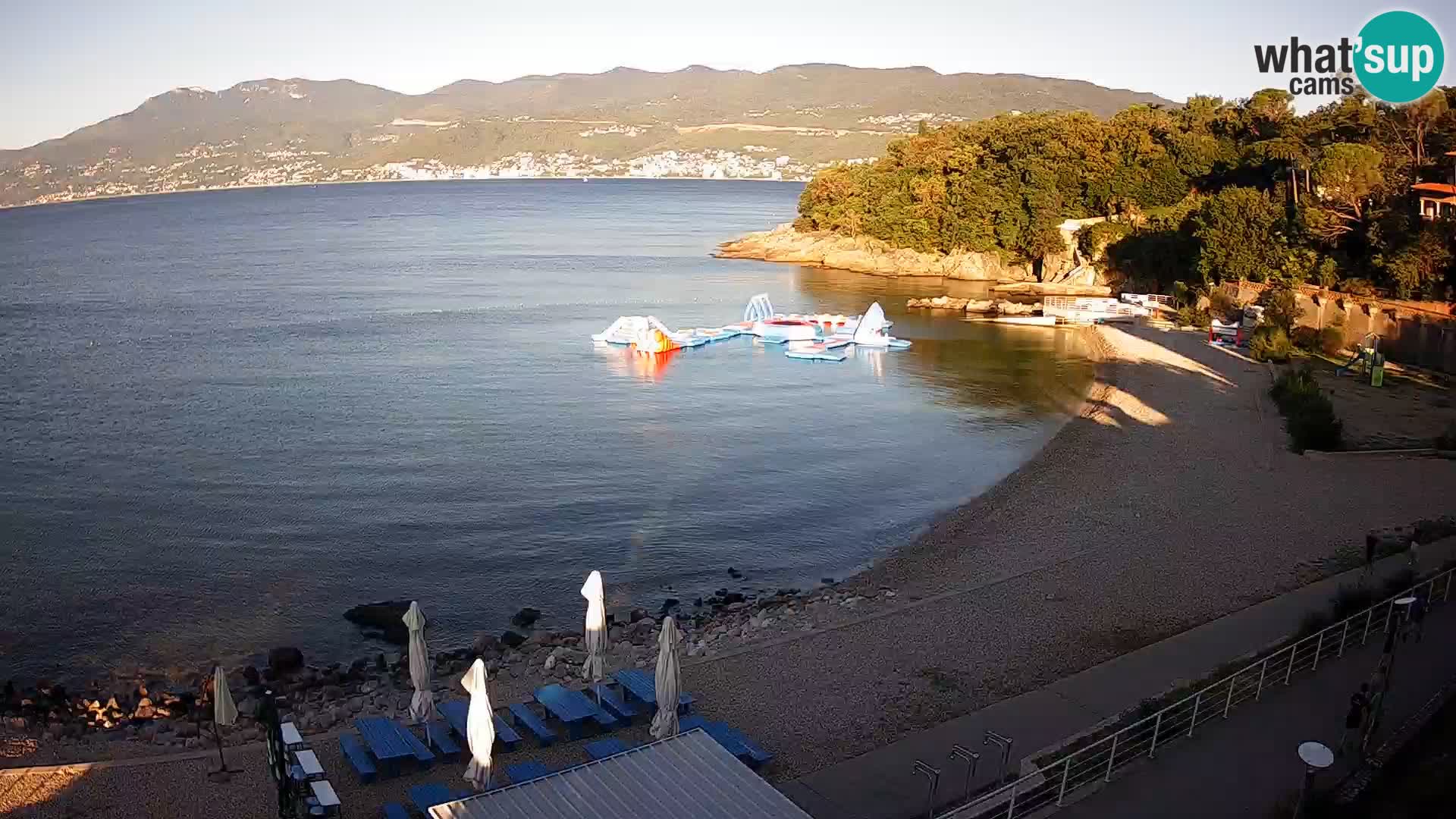 Reka Spletna kamera  plaža pri Bazenih Kantrida