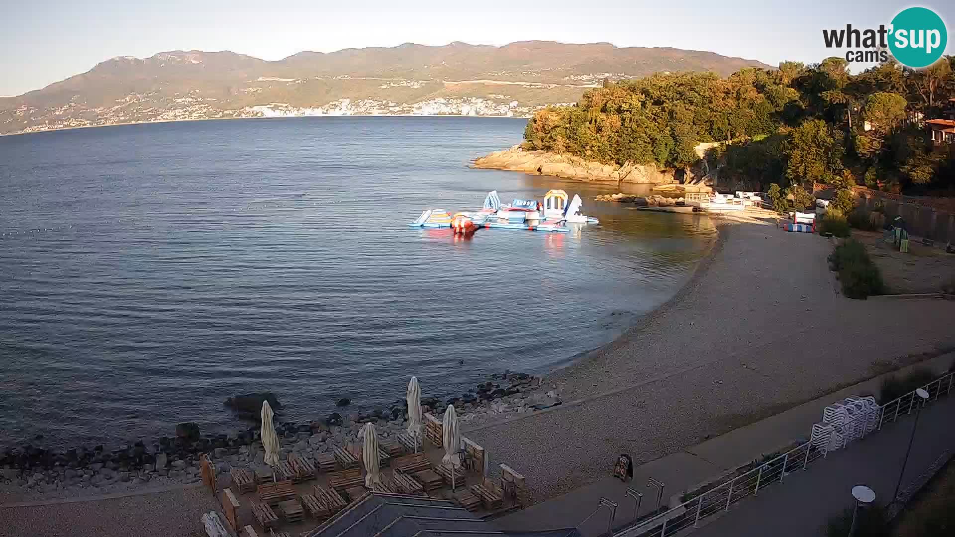 Reka Spletna kamera  plaža pri Bazenih Kantrida