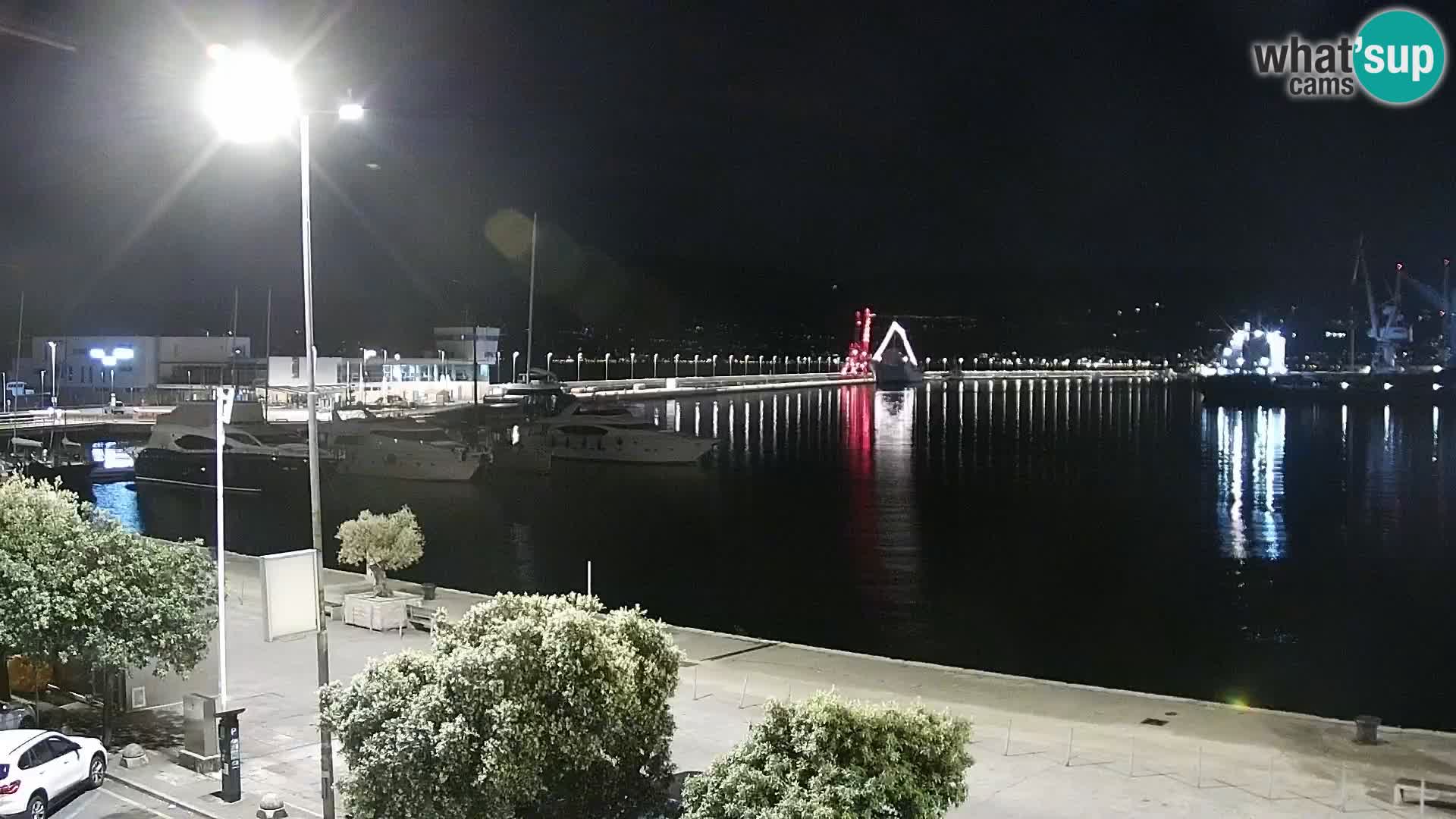 Riva in Marina v Reki – Spletna kamera v živo Hrvaška