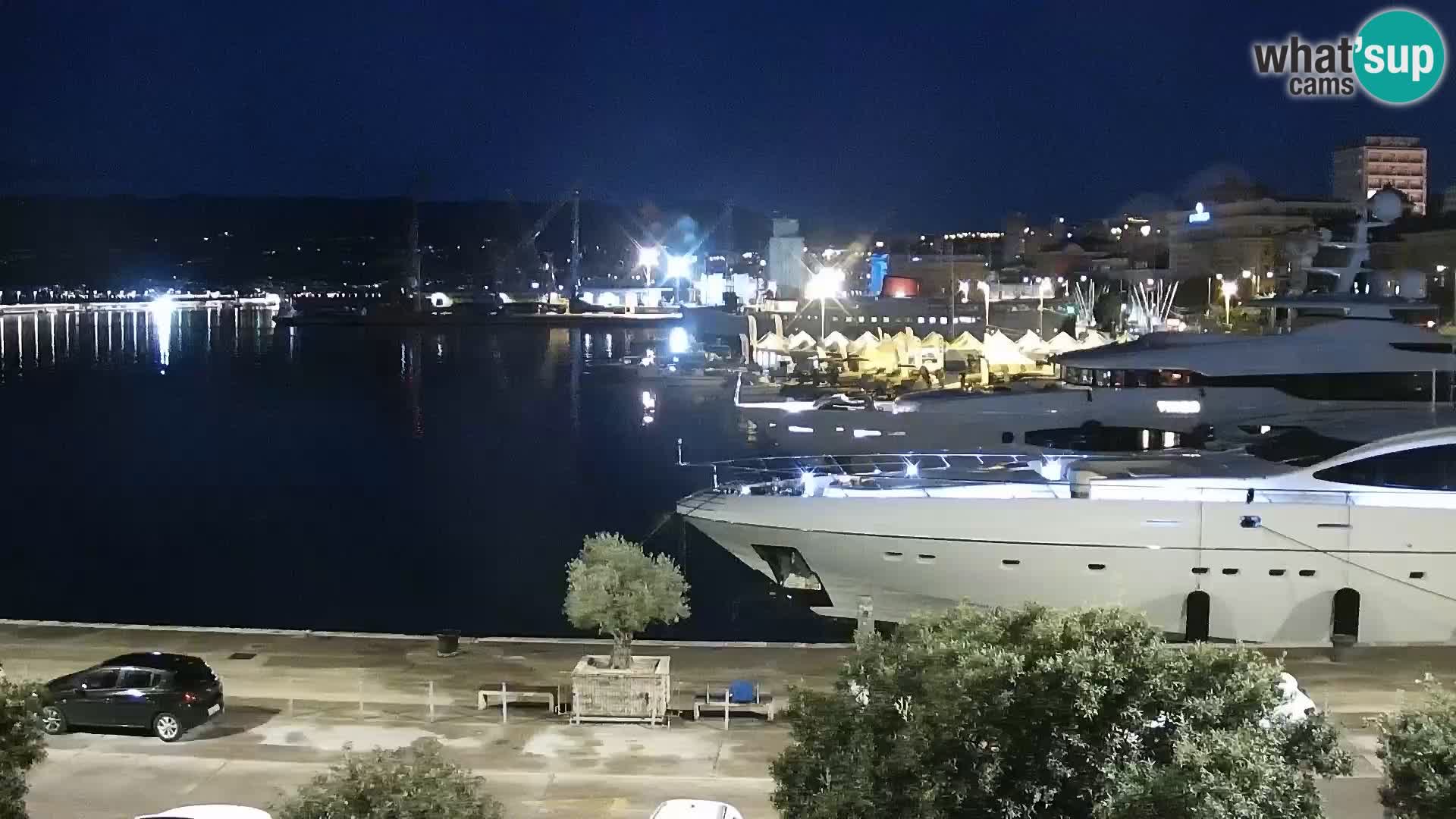 Riva in Marina v Reki – Spletna kamera v živo Hrvaška