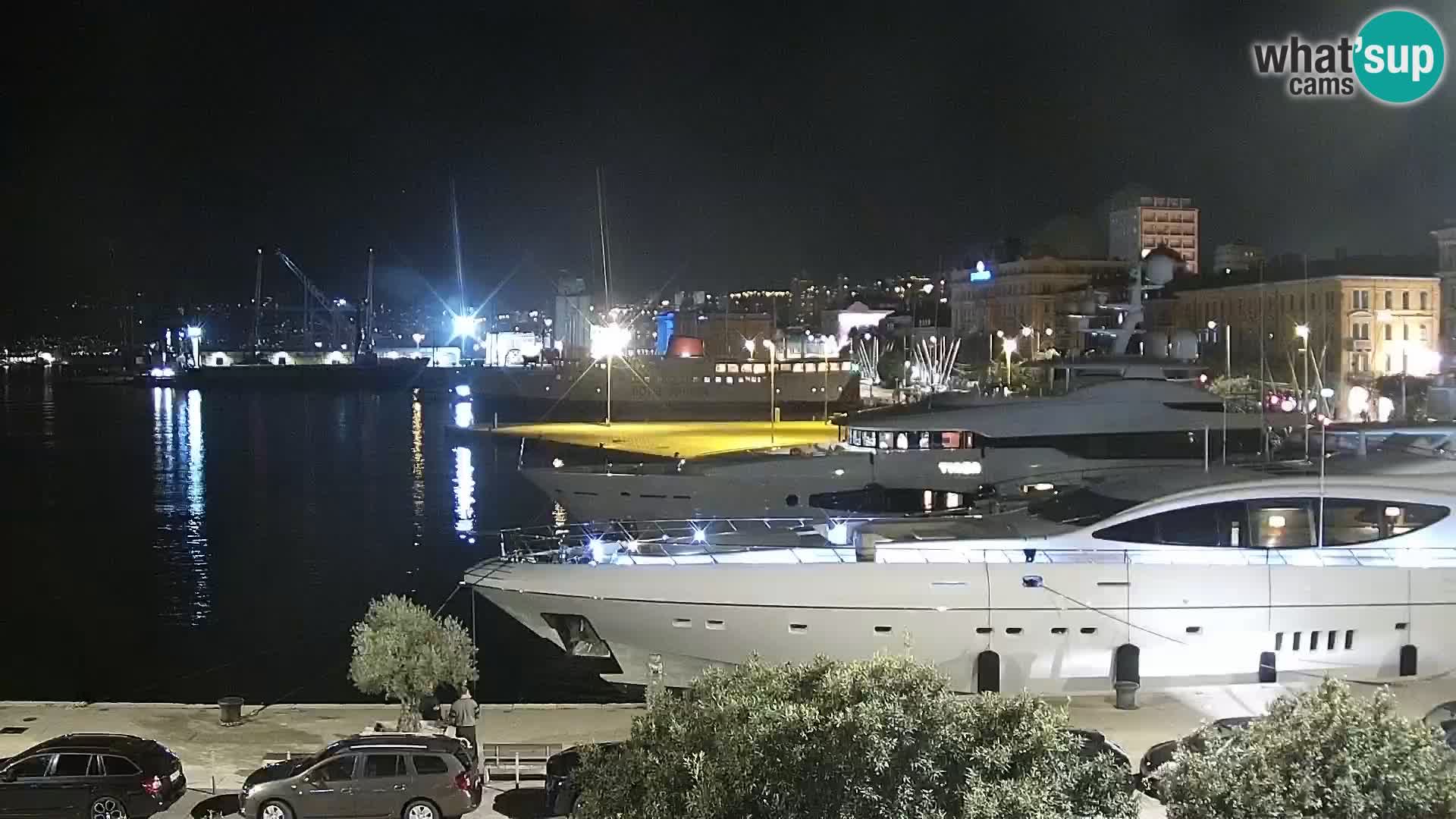 Riva in Marina v Reki – Spletna kamera v živo Hrvaška