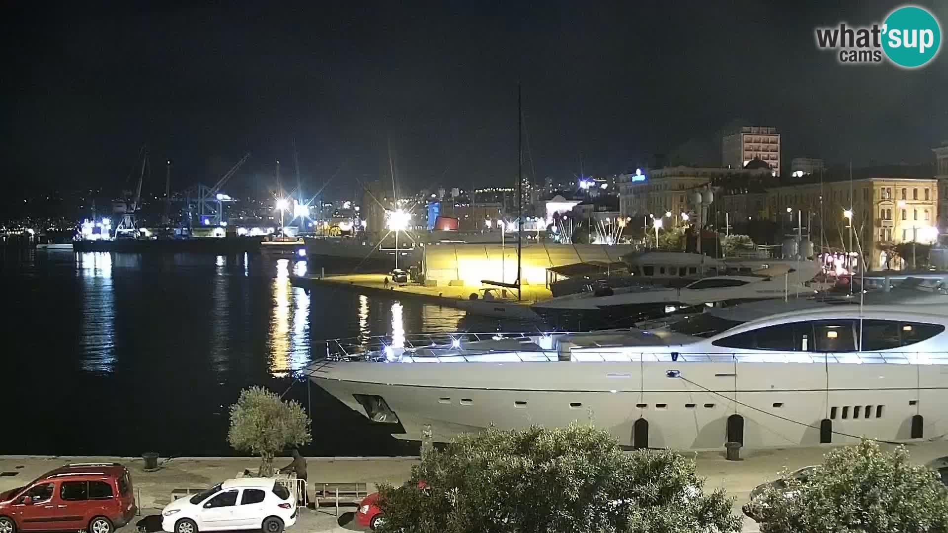 Riva in Marina v Reki – Spletna kamera v živo Hrvaška