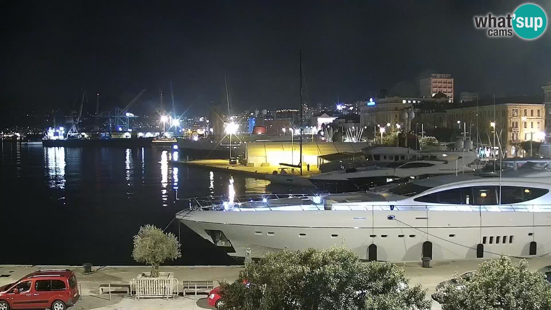 Riva in Marina v Reki – Spletna kamera v živo Hrvaška