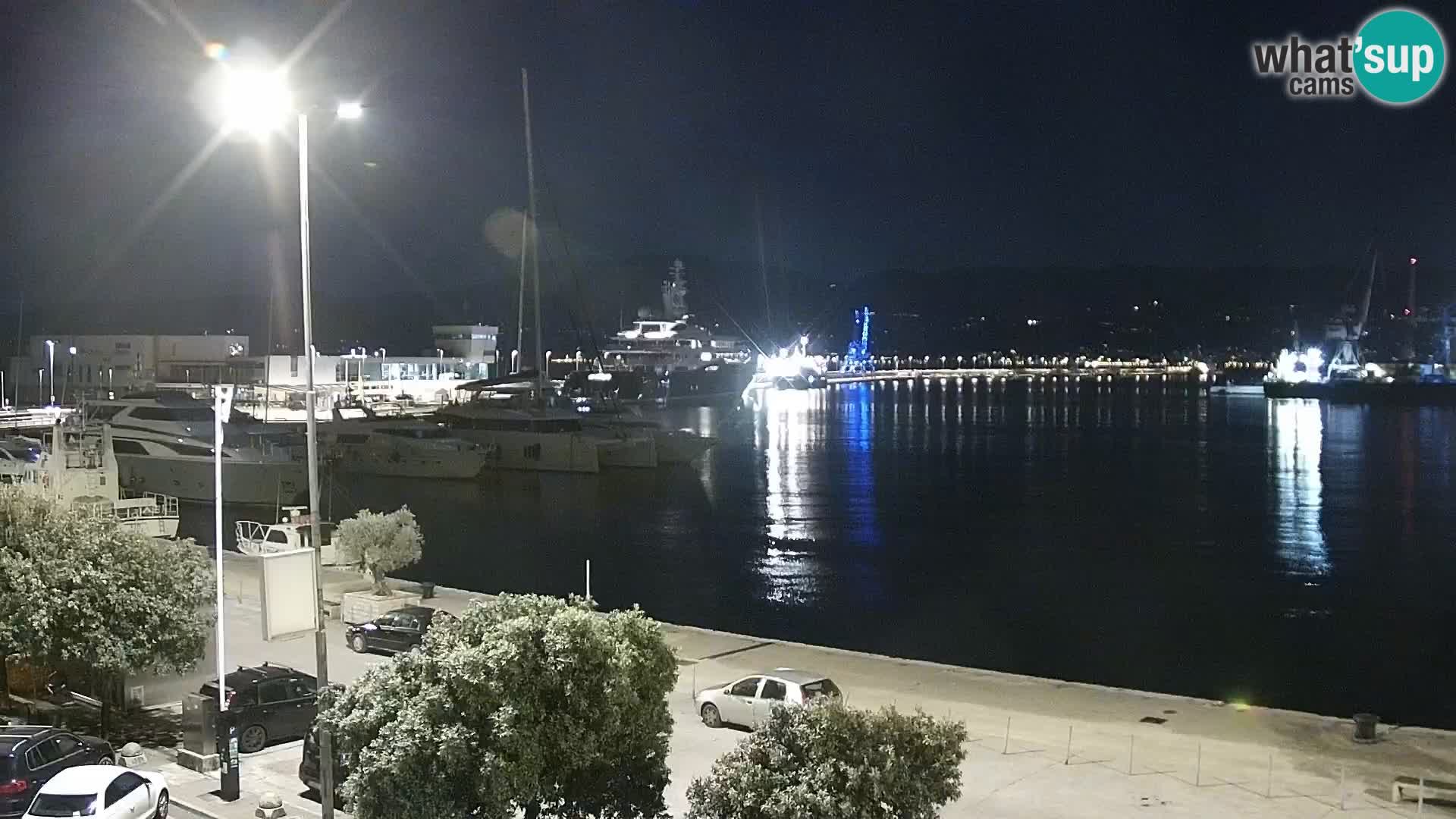 Riva in Marina v Reki – Spletna kamera v živo Hrvaška