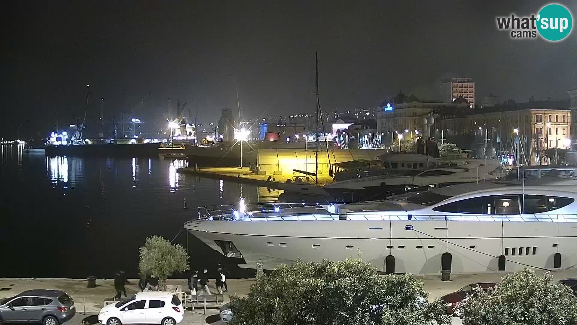 Riva in Marina v Reki – Spletna kamera v živo Hrvaška