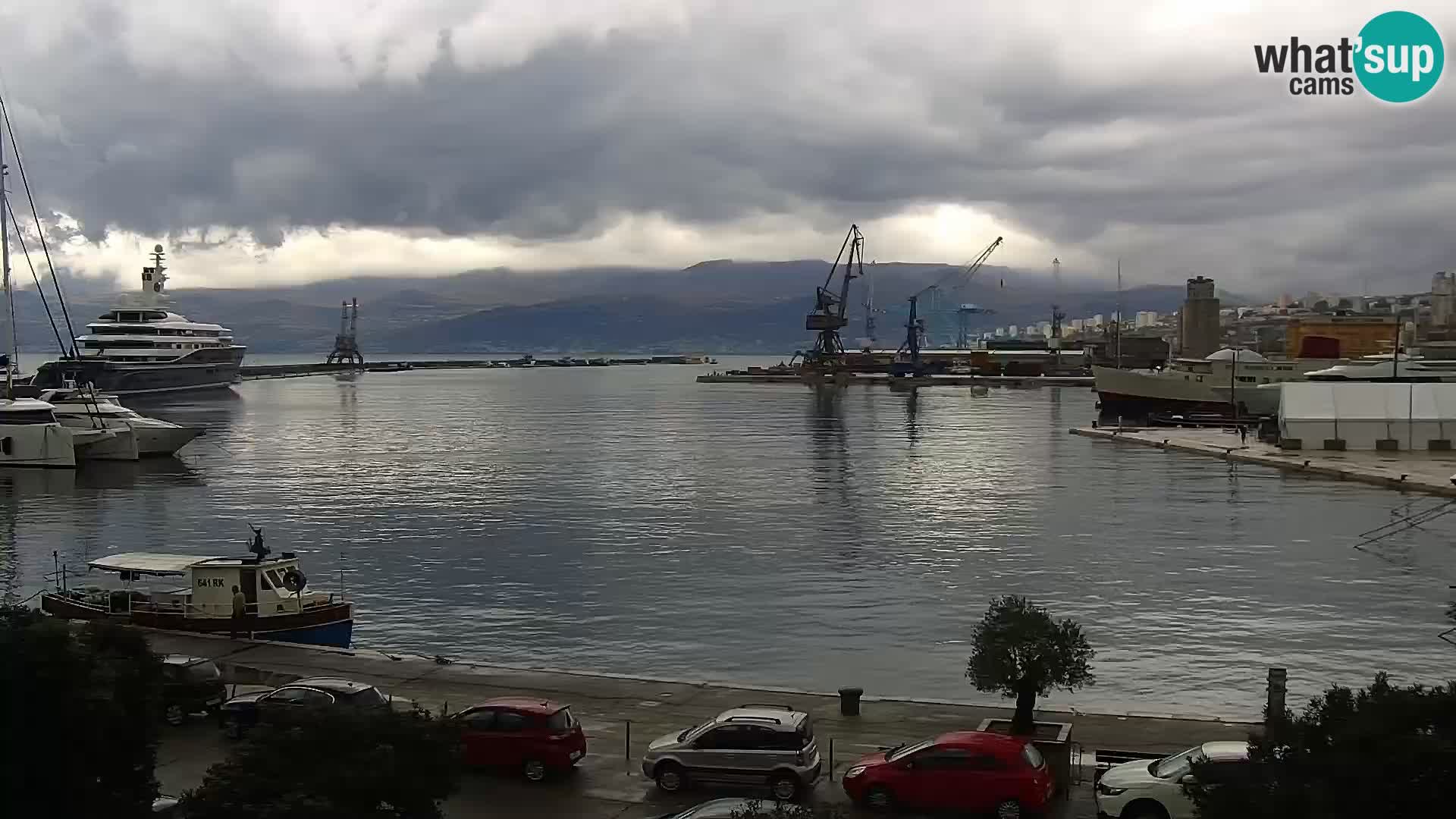 La Riva y Marina en Rijeka – Webcam en vivo Croacia