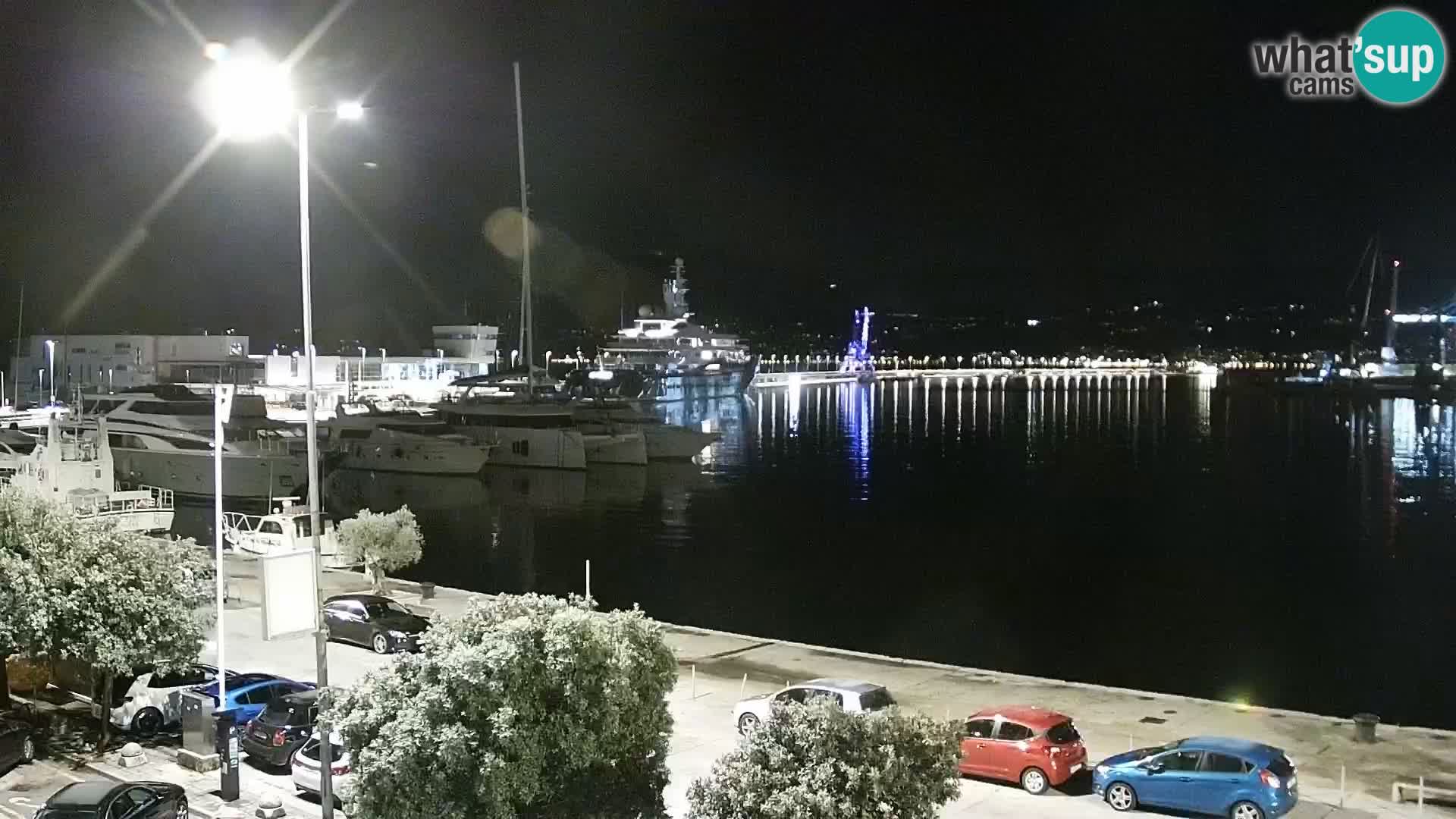 Riva in Marina v Reki – Spletna kamera v živo Hrvaška