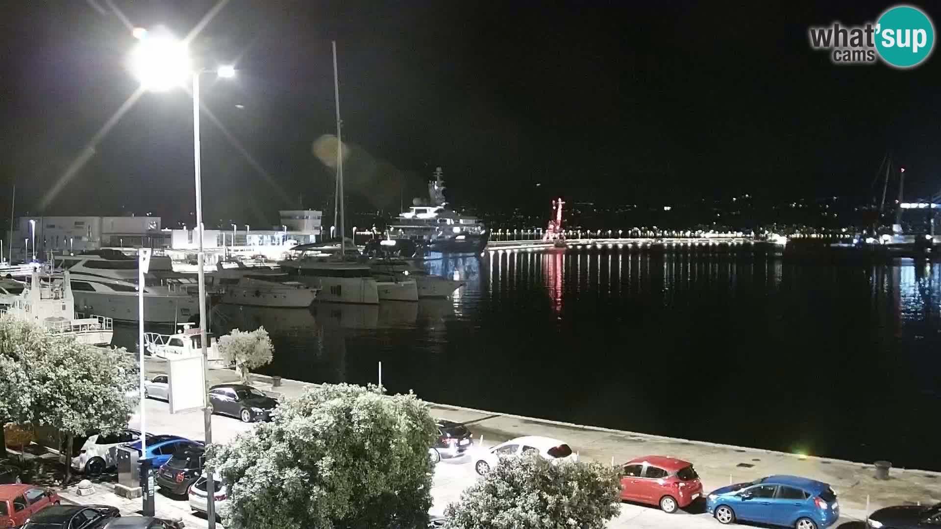 Riva in Marina v Reki – Spletna kamera v živo Hrvaška