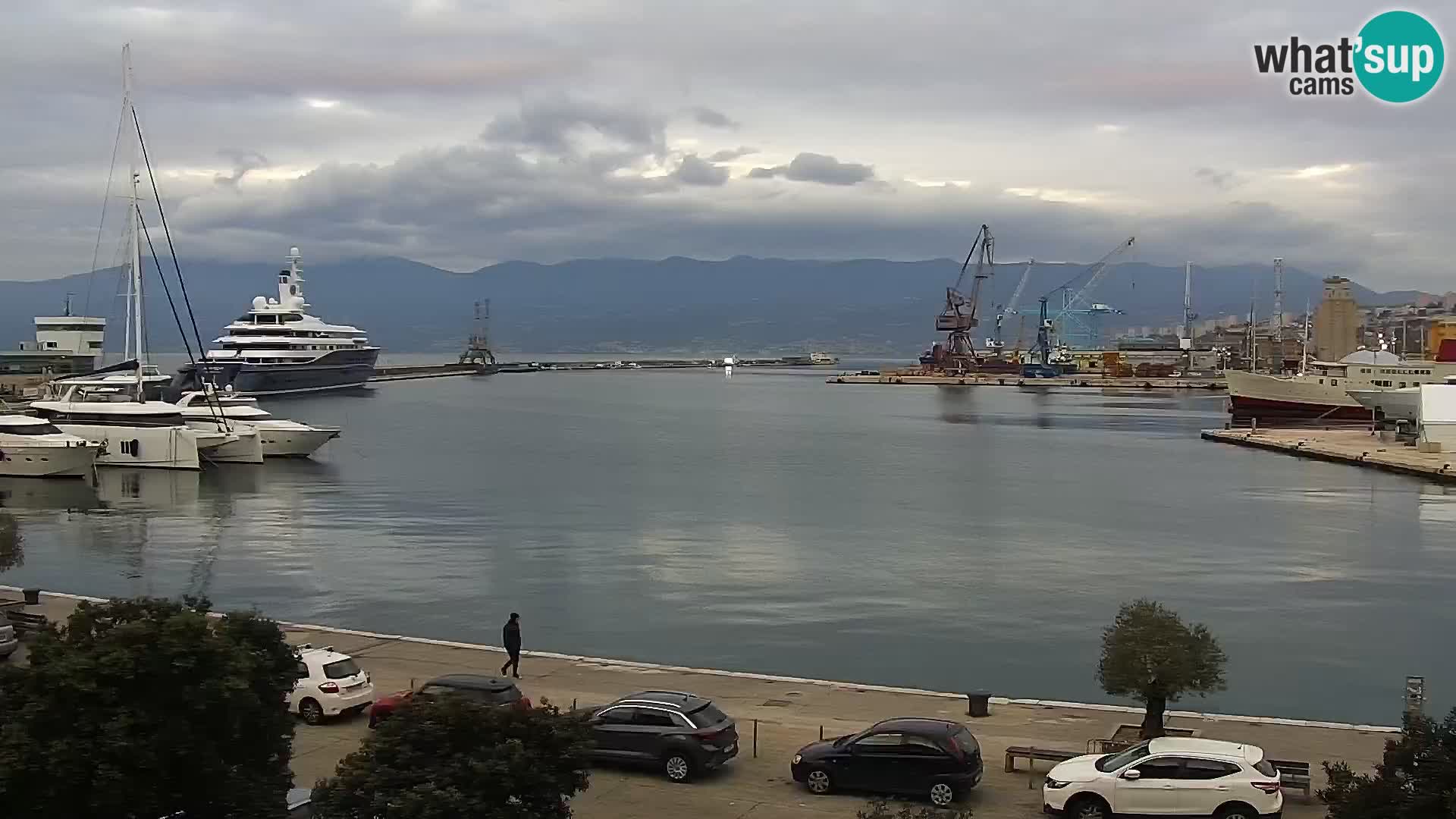 La Riva y Marina en Rijeka – Webcam en vivo Croacia