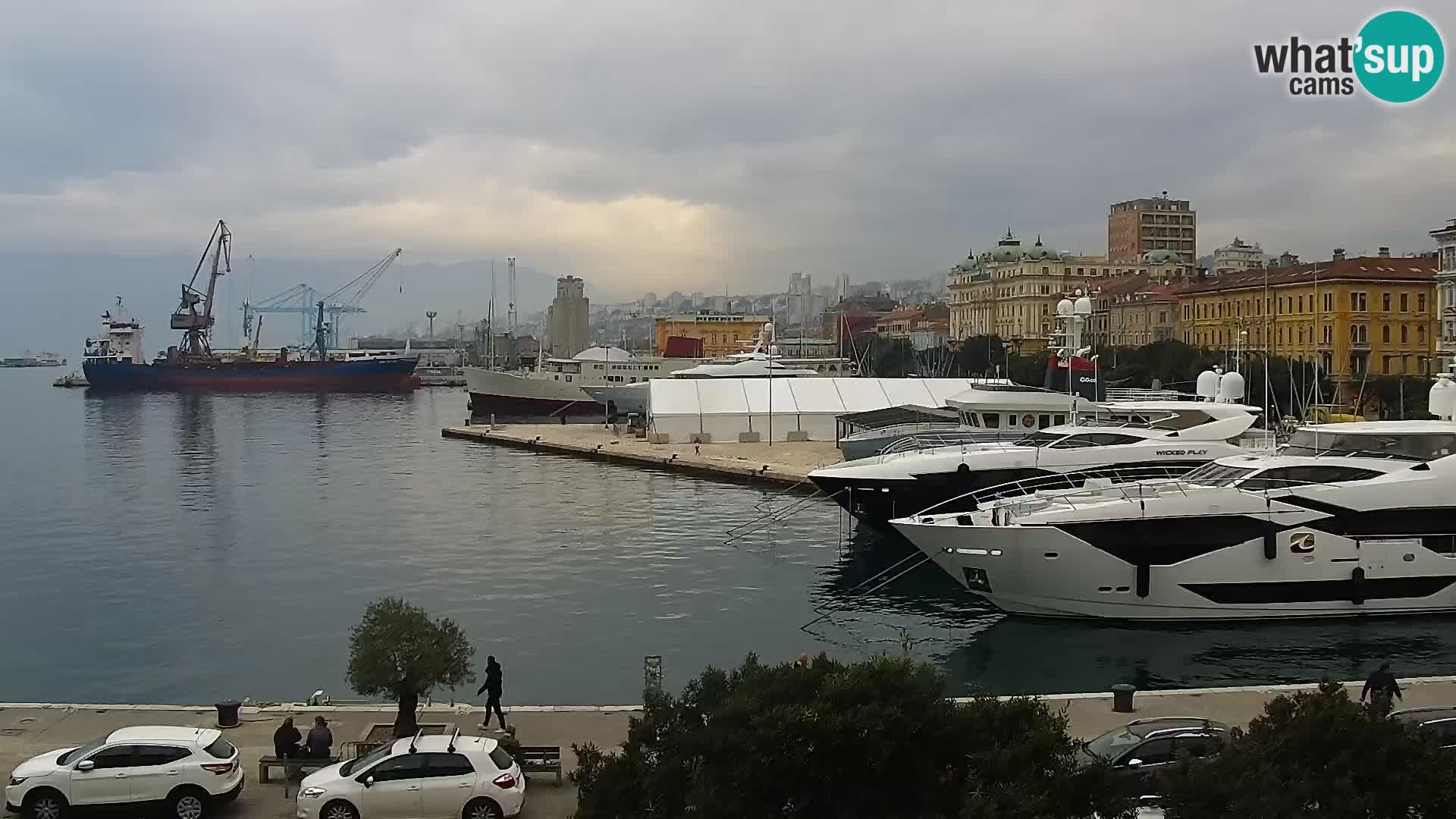 Riva in Marina v Reki – Spletna kamera v živo Hrvaška