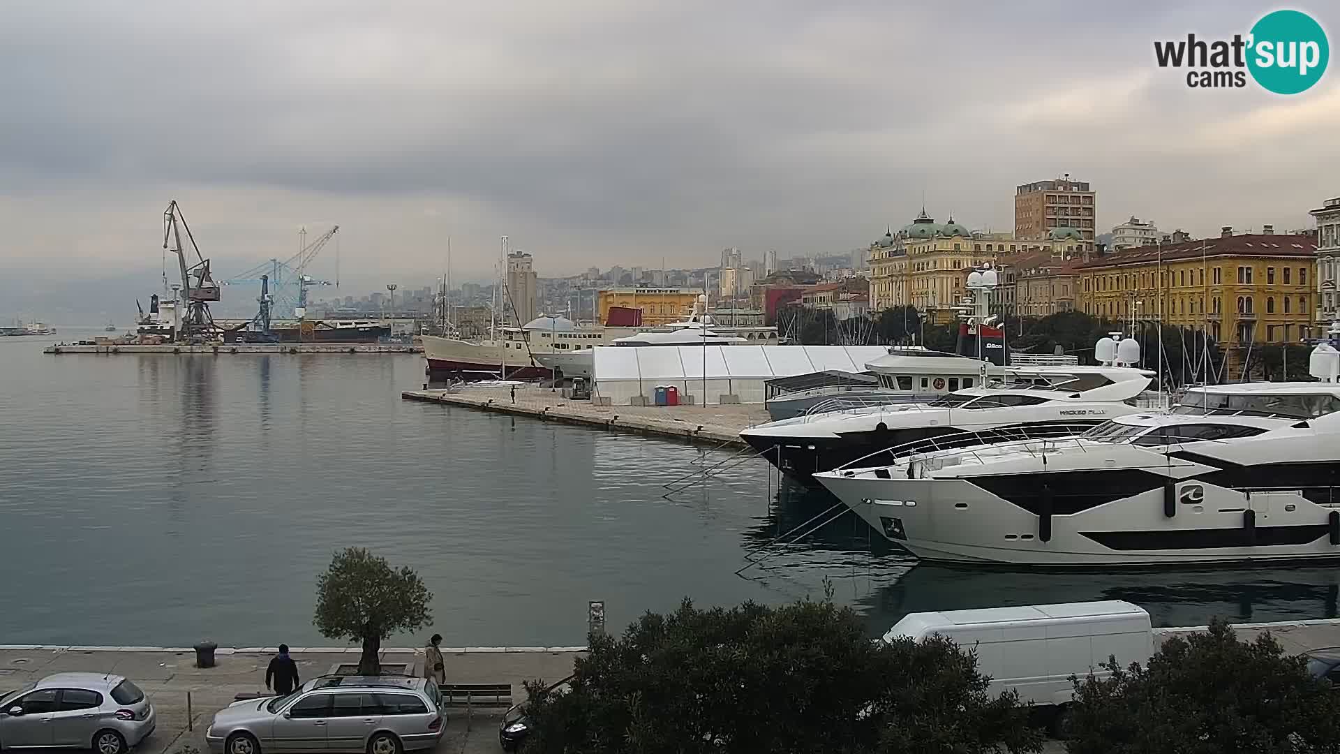 Riva in Marina v Reki – Spletna kamera v živo Hrvaška