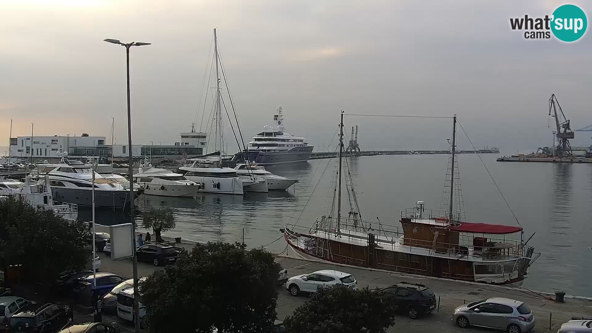 La Riva y Marina en Rijeka – Webcam en vivo Croacia