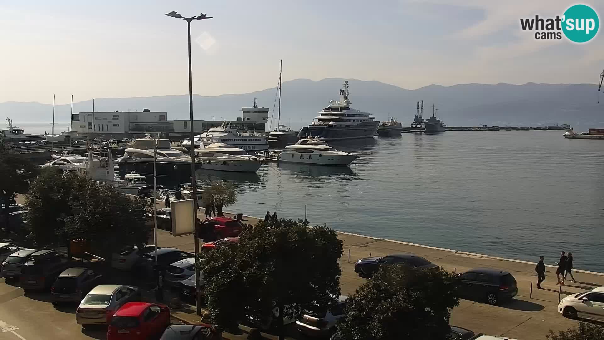 Riva in Marina v Reki – Spletna kamera v živo Hrvaška