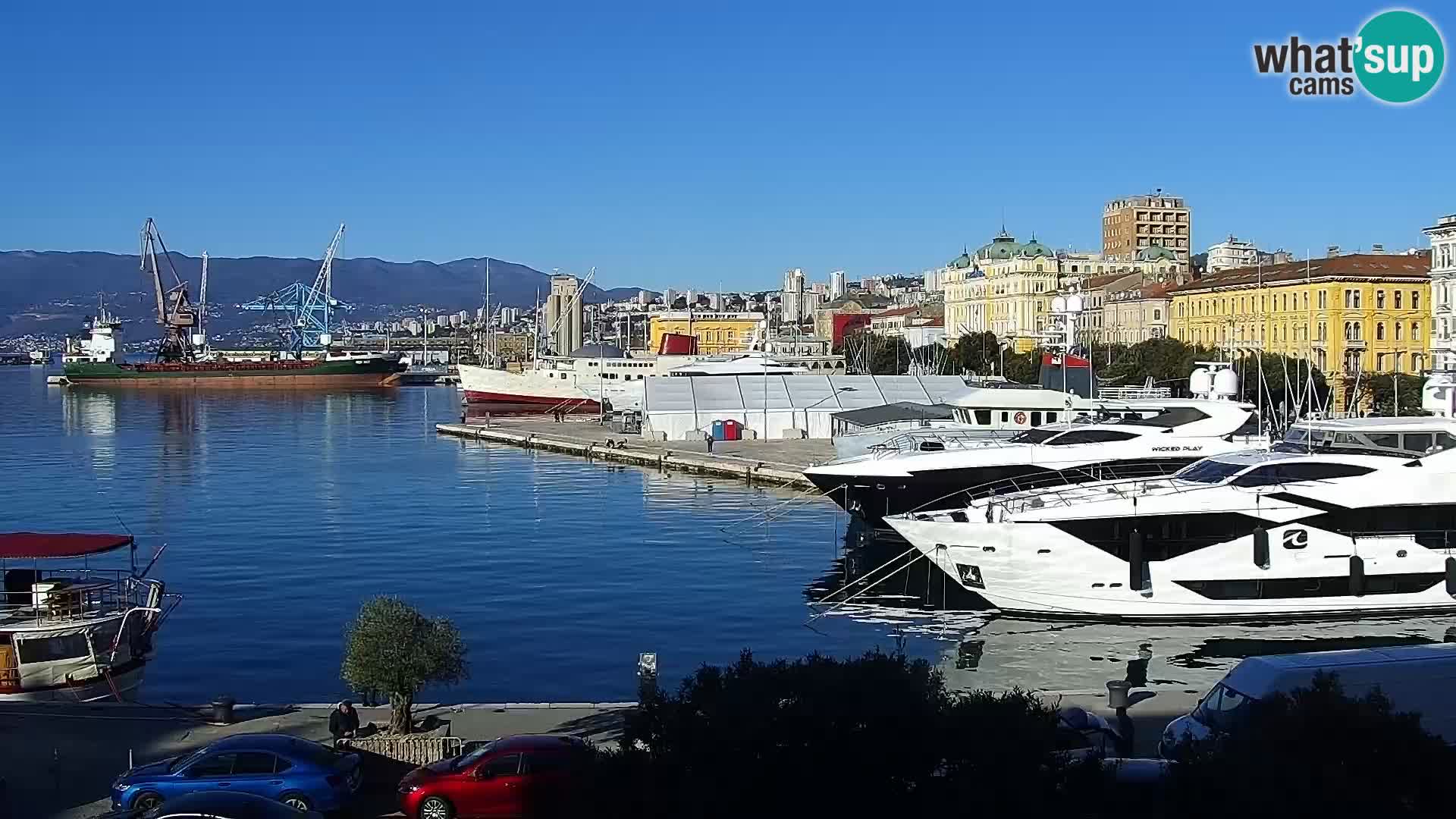 Riva in Marina v Reki – Spletna kamera v živo Hrvaška