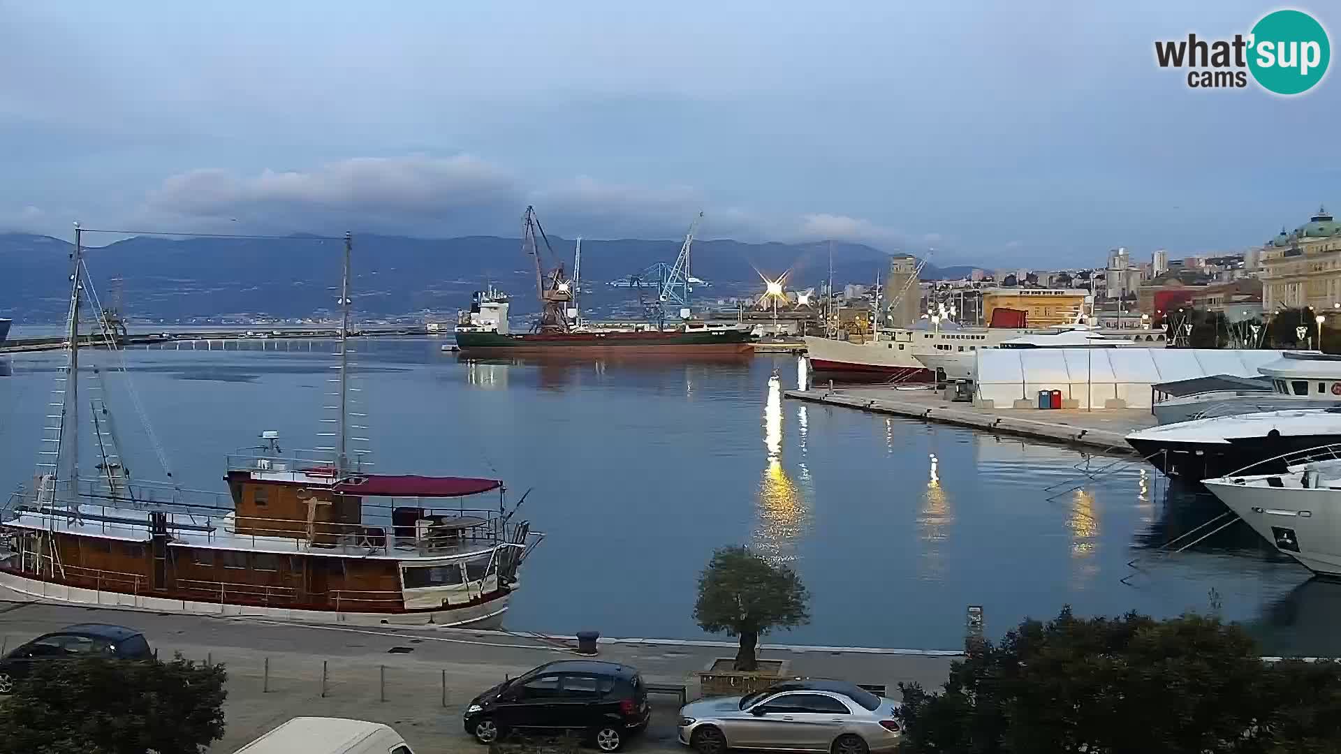 La Riva y Marina en Rijeka – Webcam en vivo Croacia