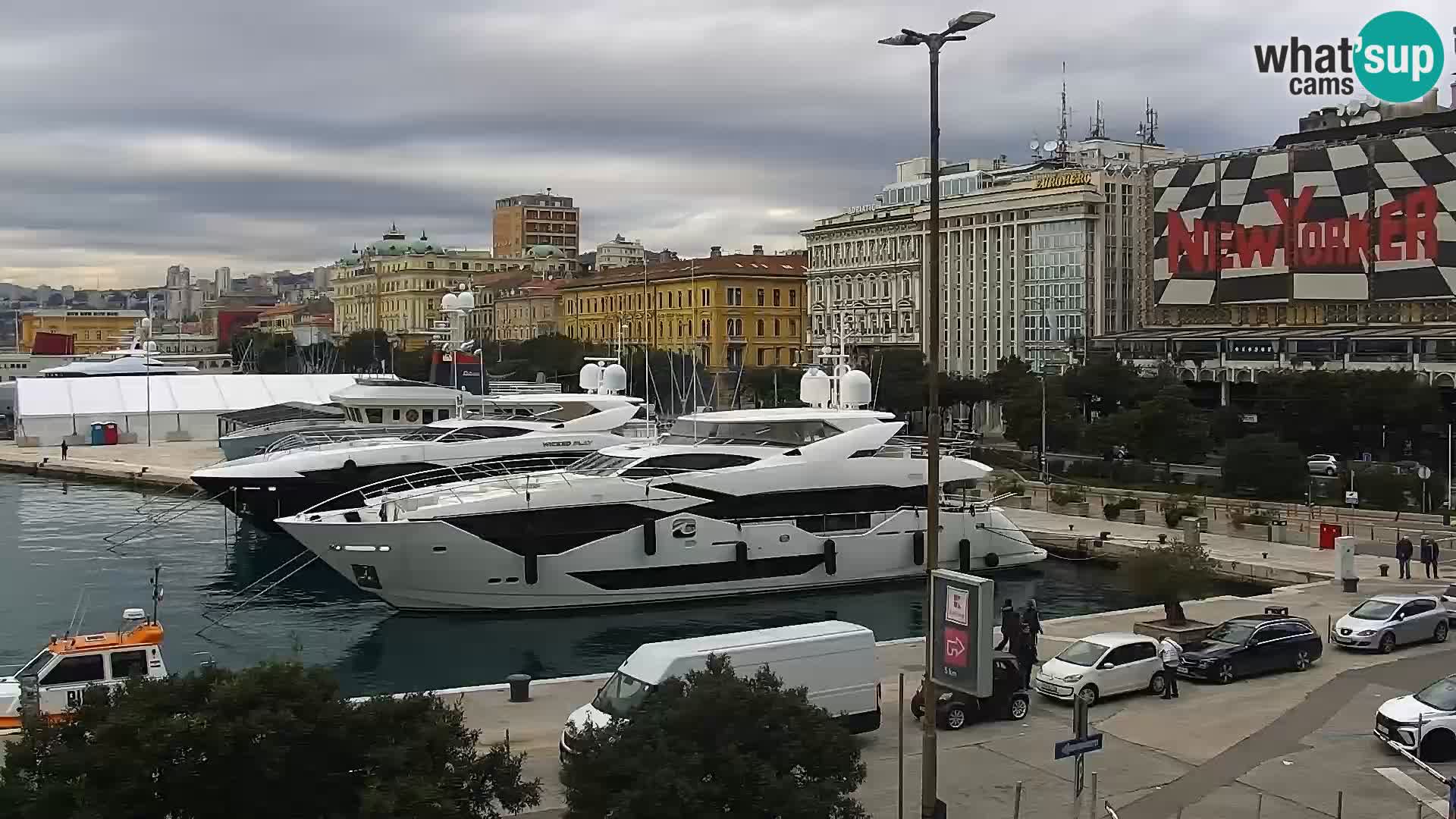 Riva in Marina v Reki – Spletna kamera v živo Hrvaška