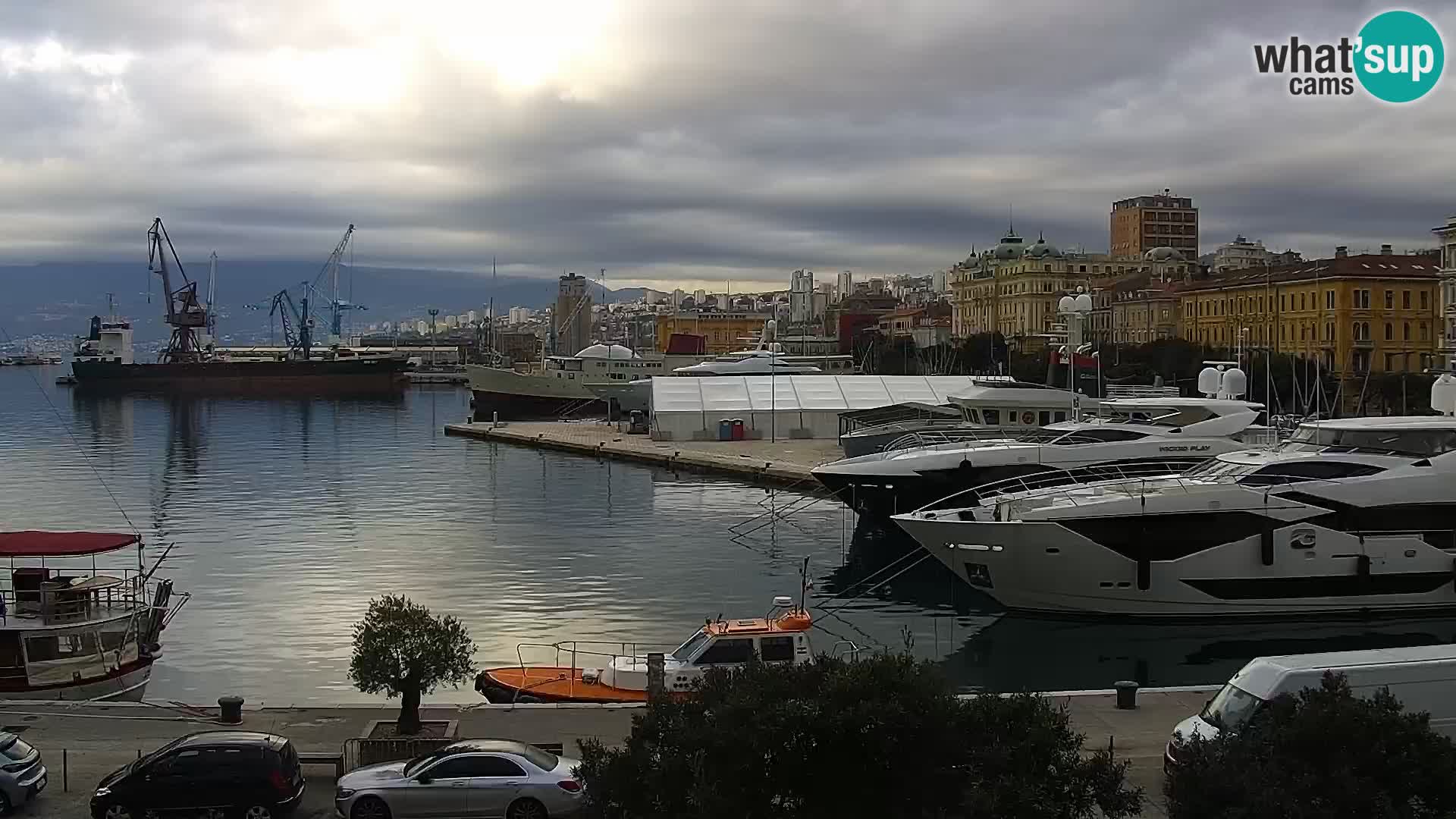 Riva i Marina u Rijeci – Web kamera uživo u Hrvatskoj