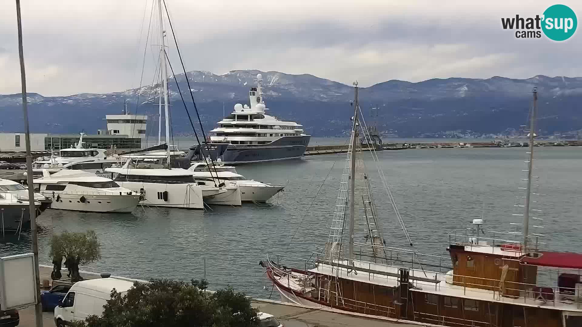 La Riva y Marina en Rijeka – Webcam en vivo Croacia