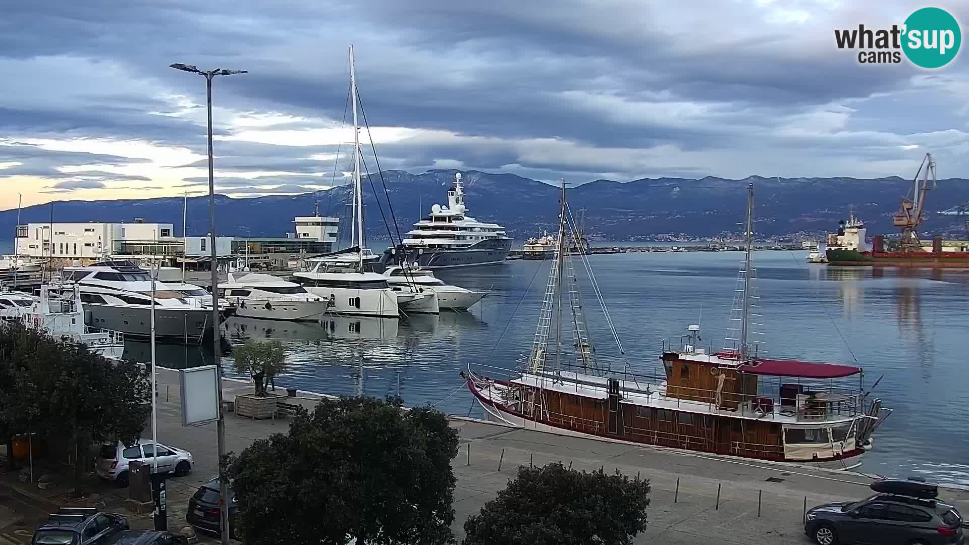 La Riva y Marina en Rijeka – Webcam en vivo Croacia