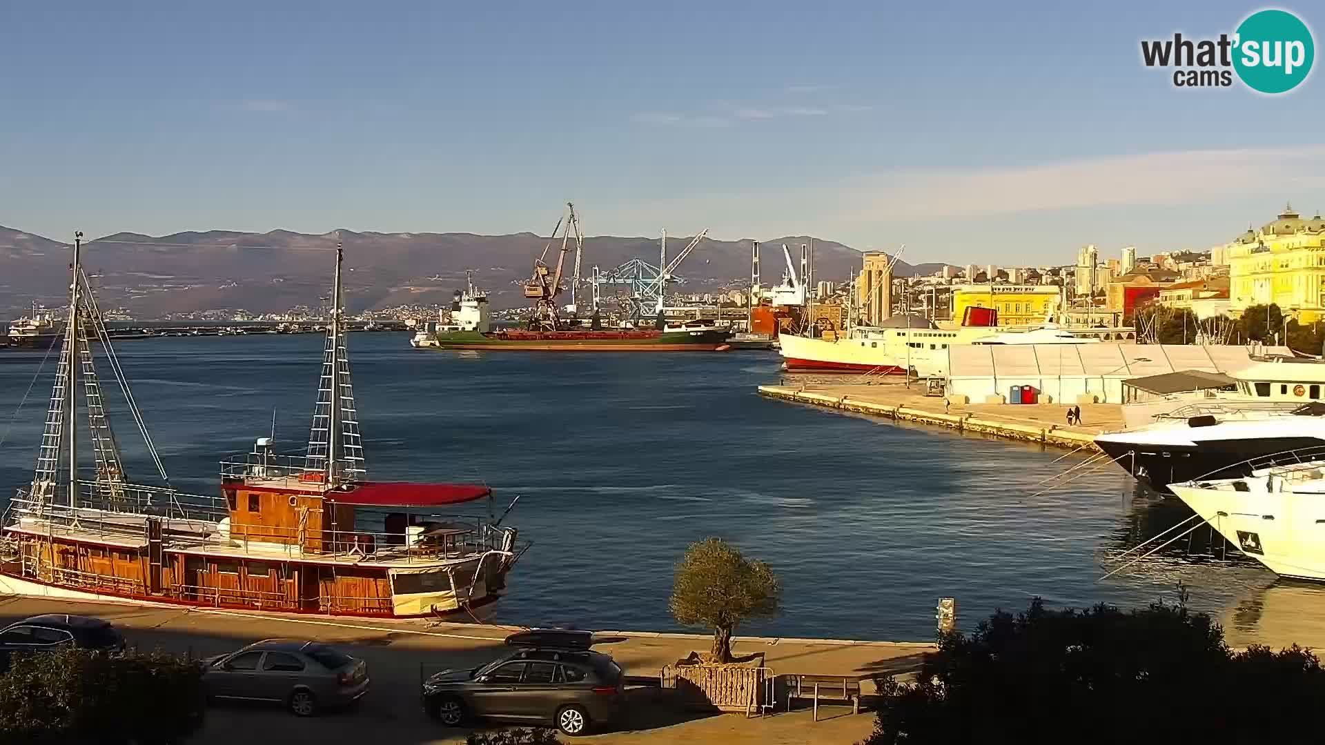 La Riva y Marina en Rijeka – Webcam en vivo Croacia