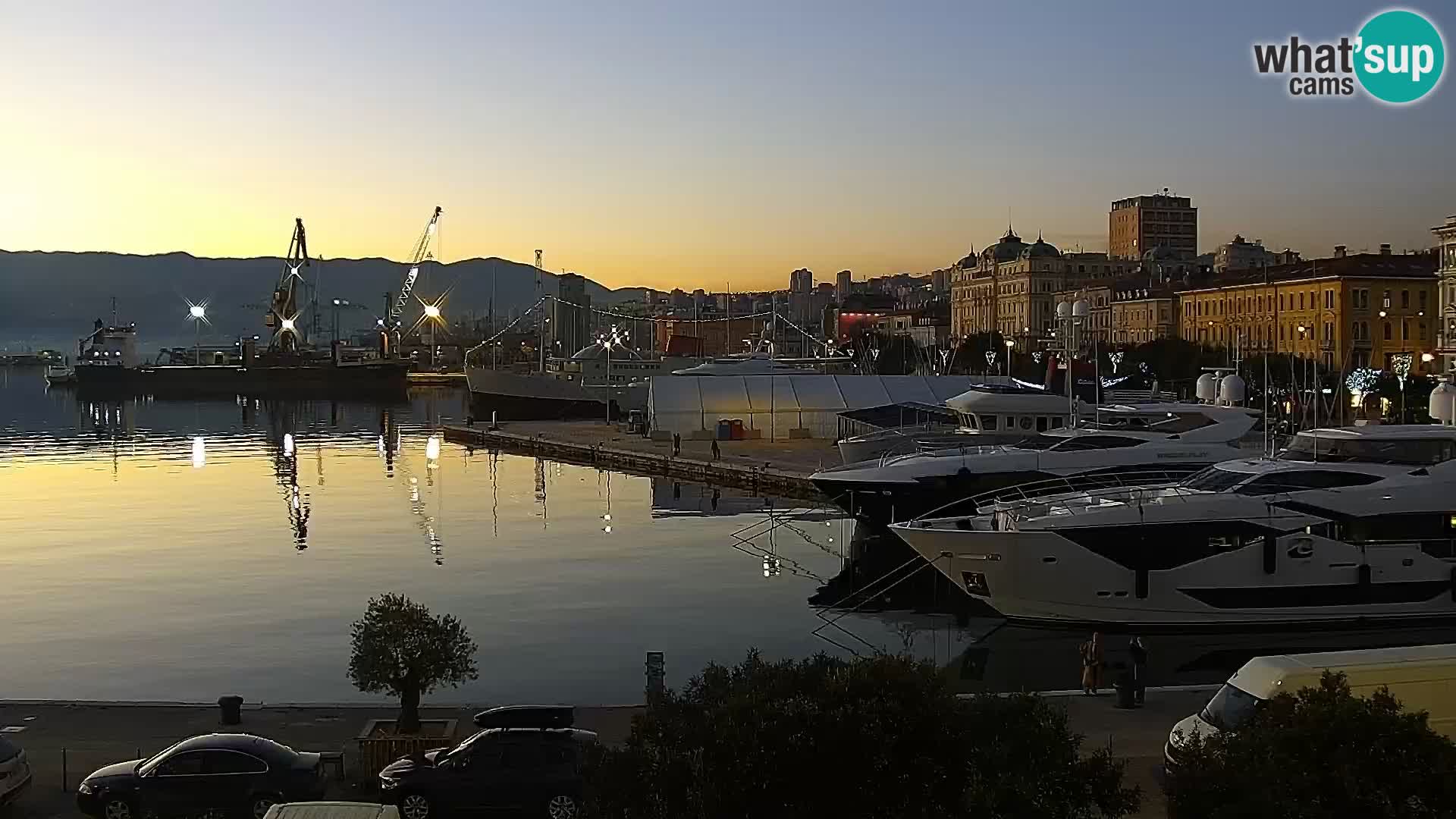 Riva in Marina v Reki – Spletna kamera v živo Hrvaška