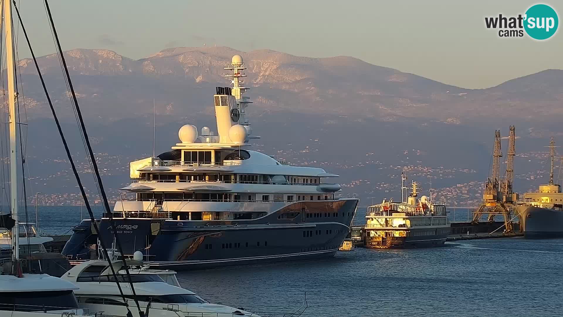 La Riva et Marina à Rijeka – Live Webcam Croatie