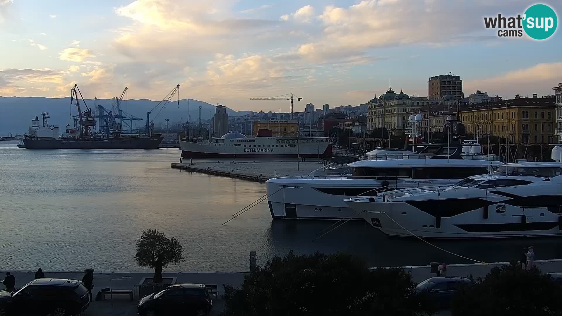 La Riva et Marina à Rijeka – Live Webcam Croatie