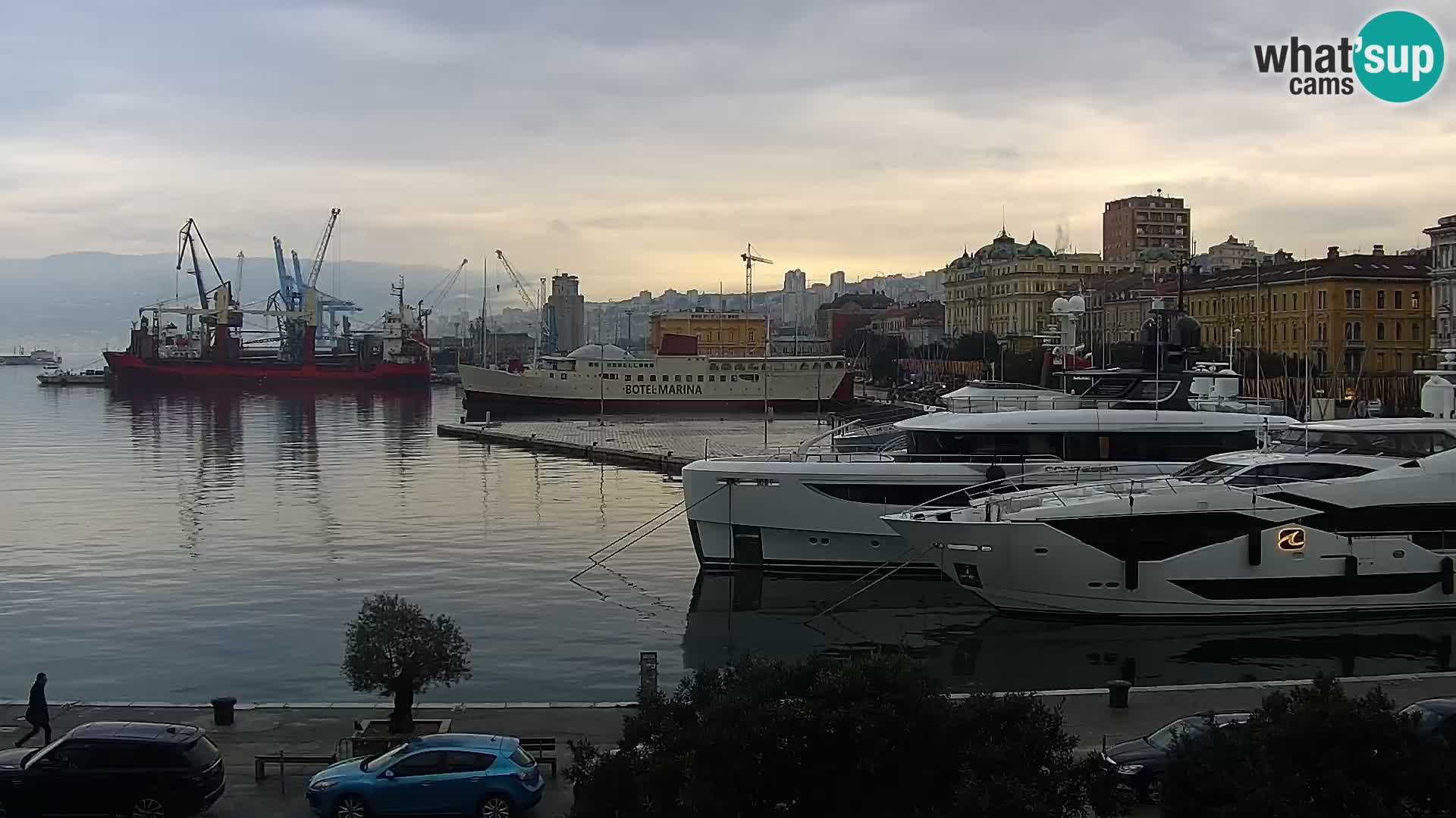 La Riva y Marina en Rijeka – Webcam en vivo Croacia