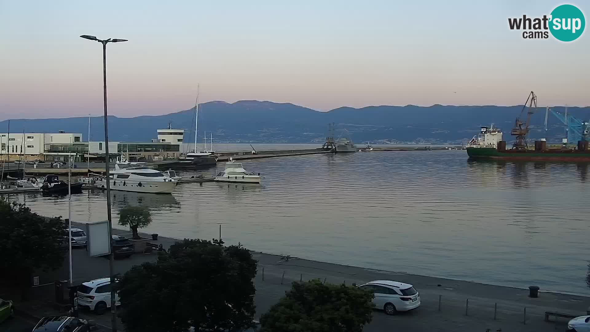 Fiume – Il porto e la Riva