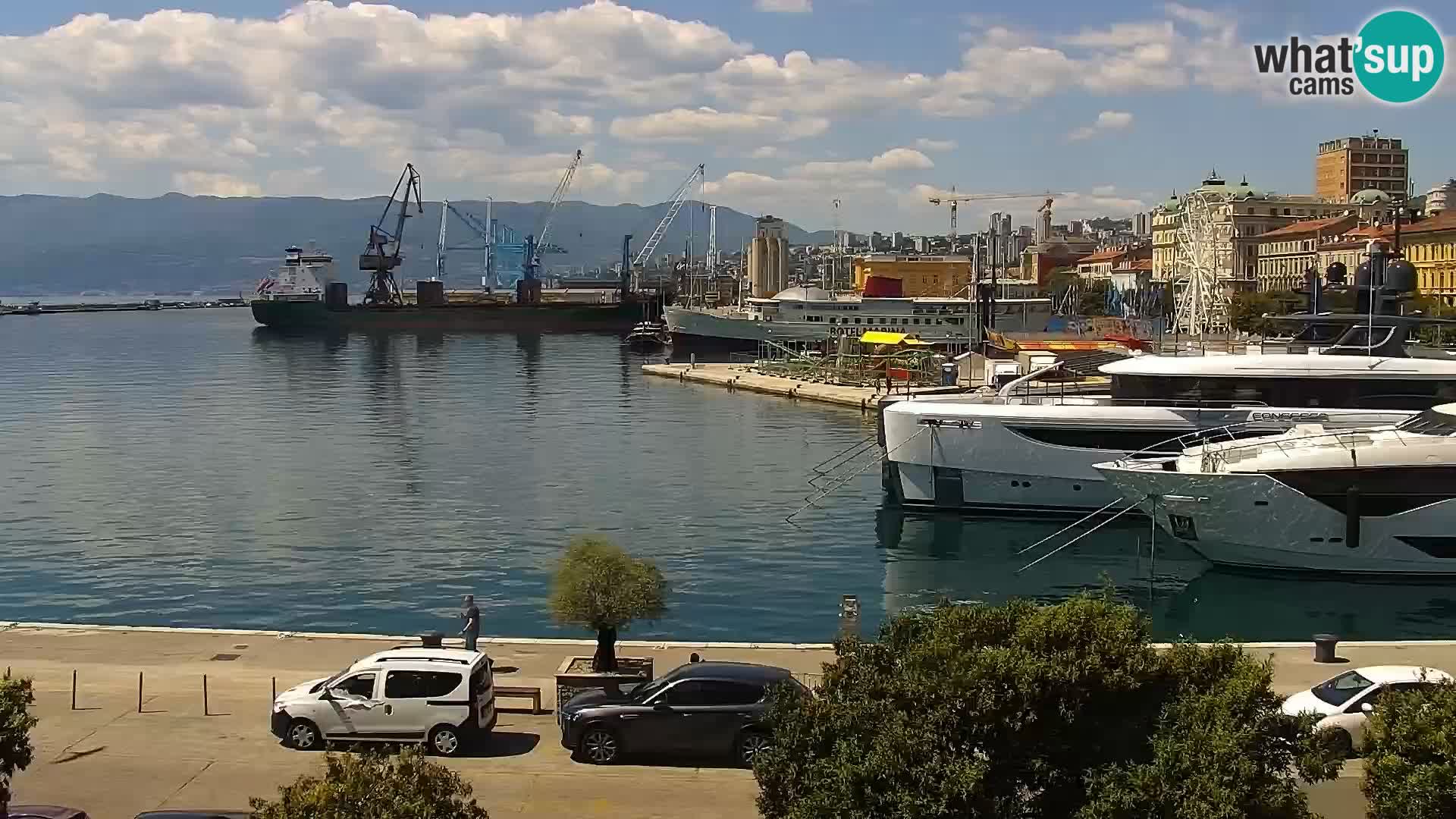 Riva in Marina v Reki – Spletna kamera v živo Hrvaška