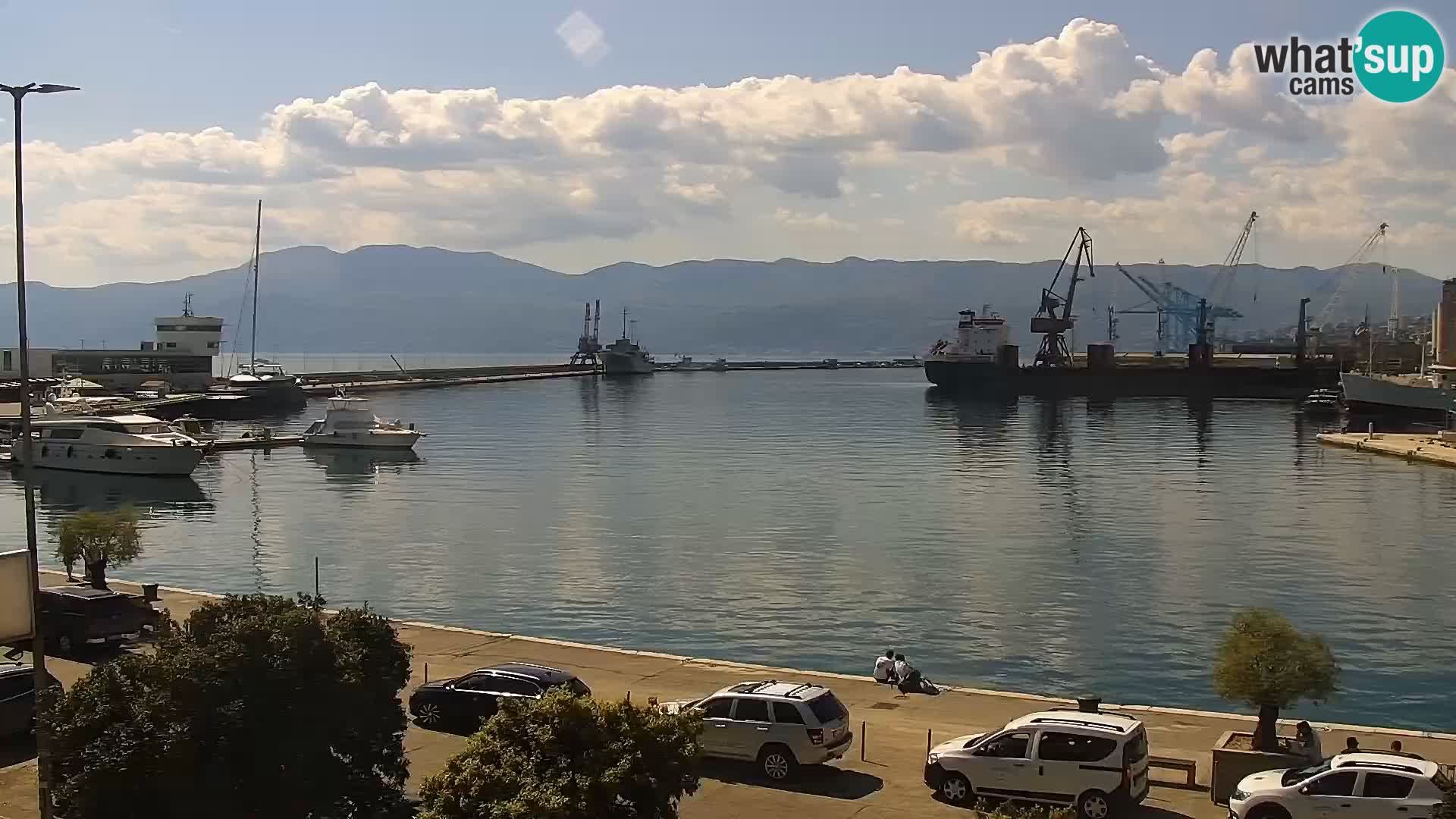 Riva in Marina v Reki – Spletna kamera v živo Hrvaška