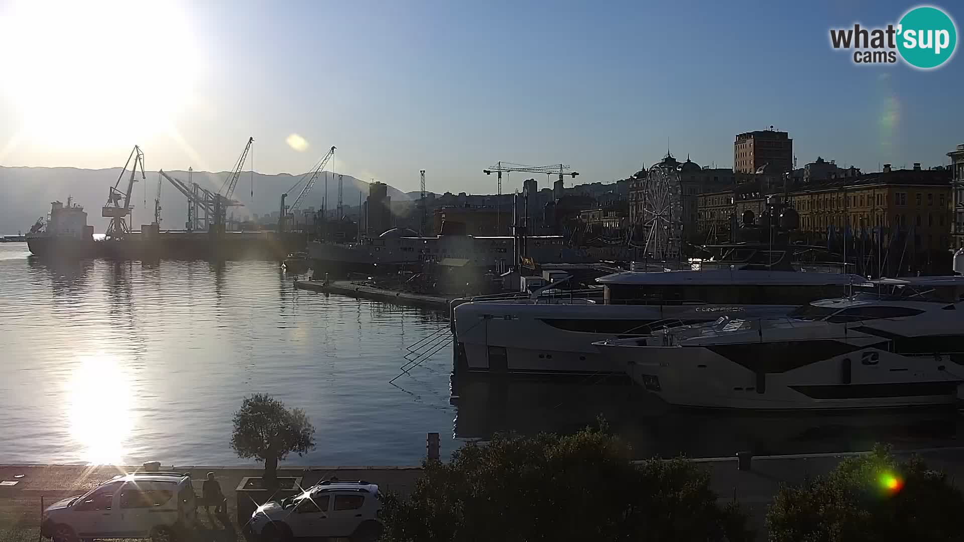 Riva in Marina v Reki – Spletna kamera v živo Hrvaška