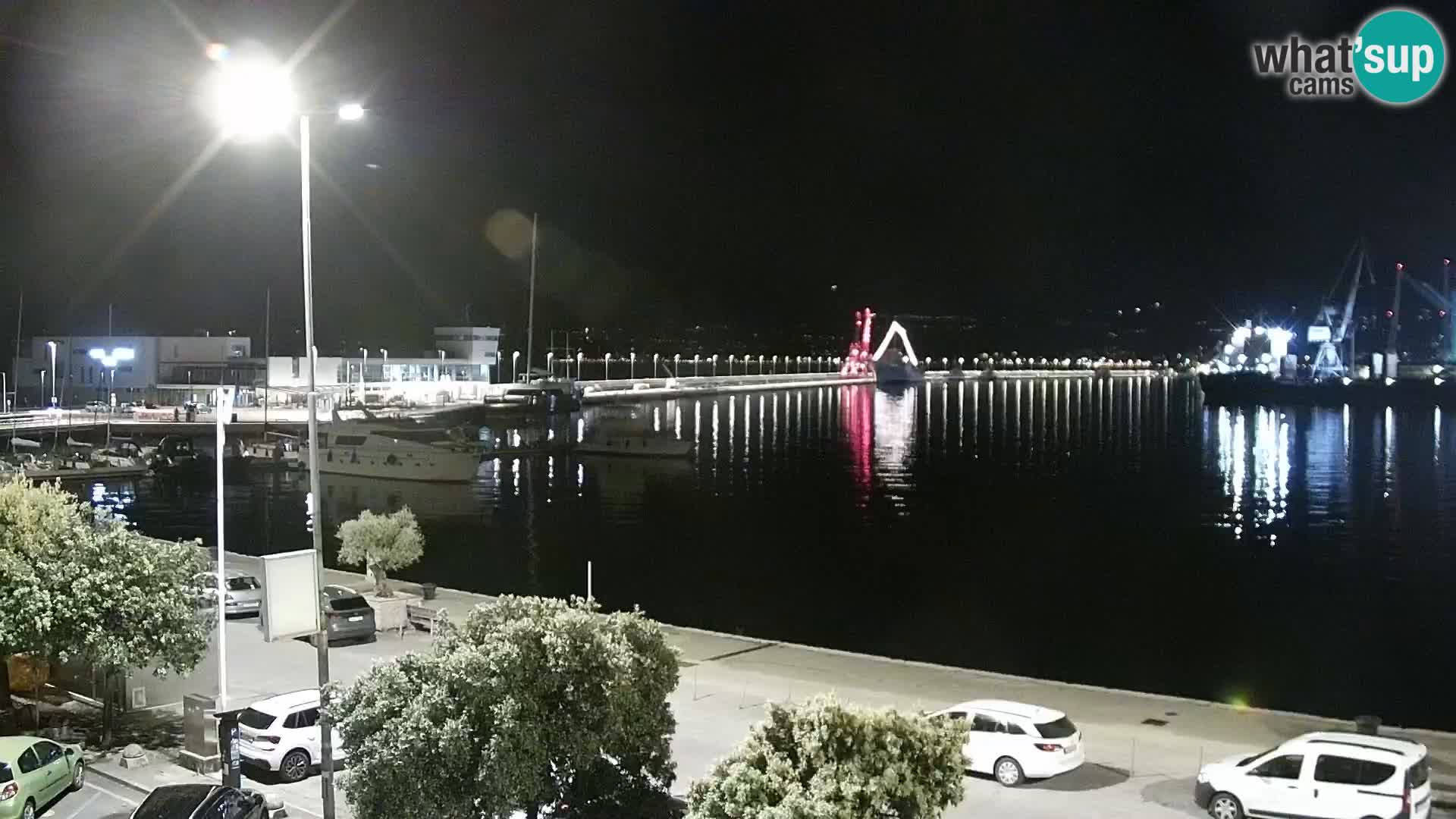 Riva in Marina v Reki – Spletna kamera v živo Hrvaška