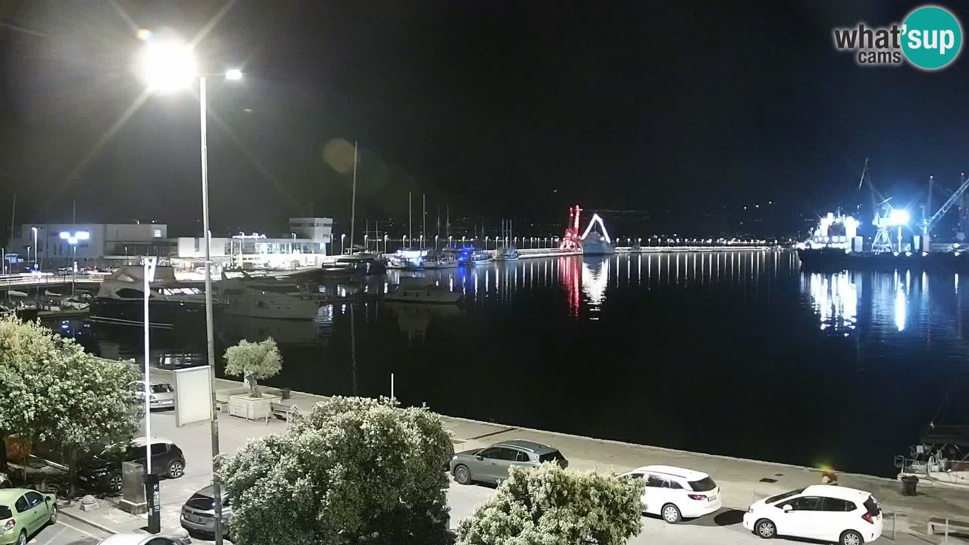 Riva in Marina v Reki – Spletna kamera v živo Hrvaška
